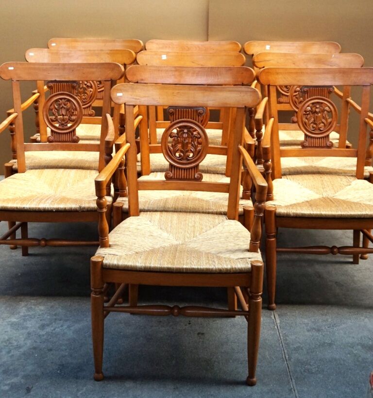 10 chaises françaises d'époque Directoire.
