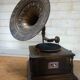 Gramophone avec pavillon "la voix de son maître"
