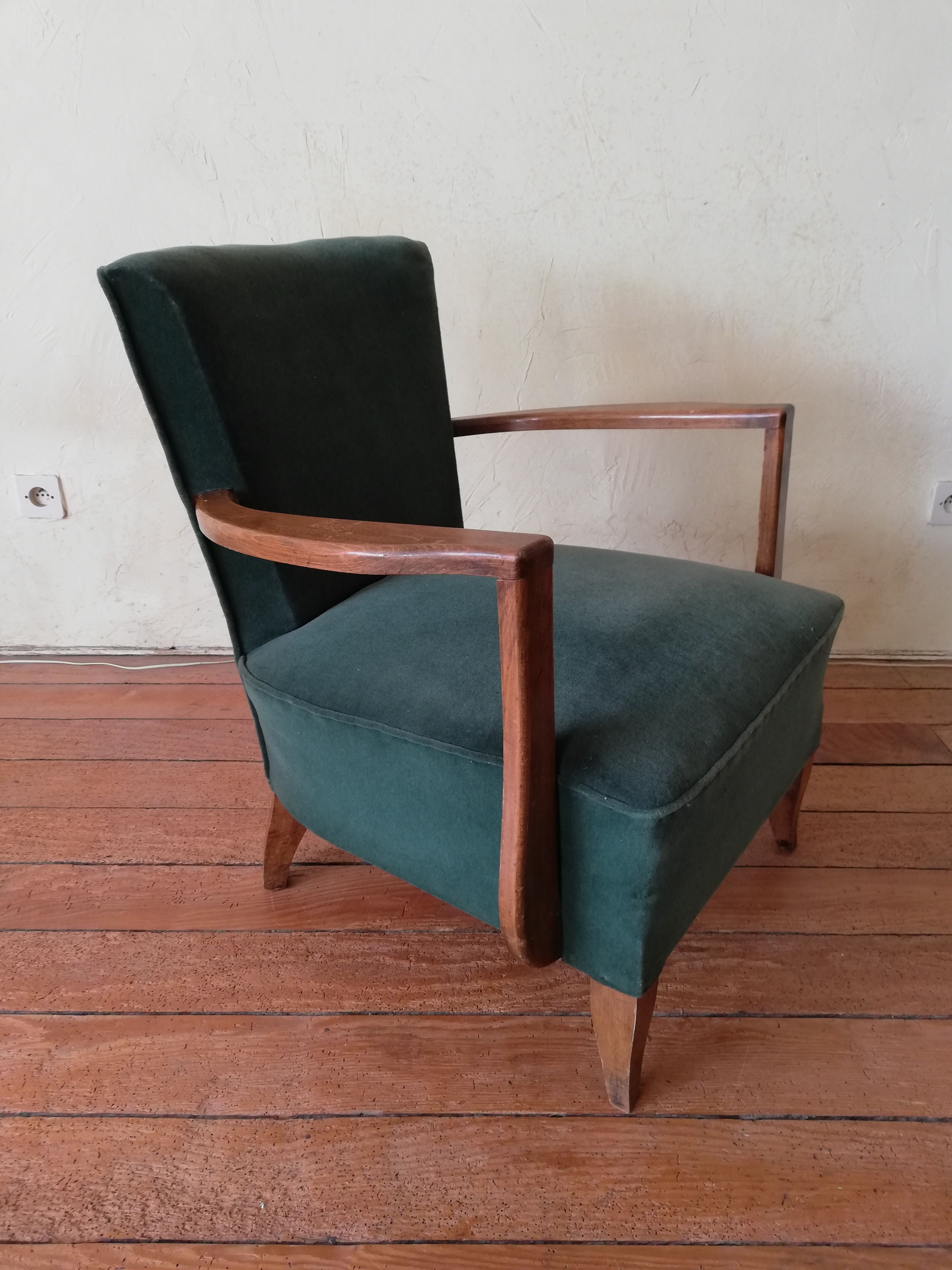Fauteuil des années 50 velours vert