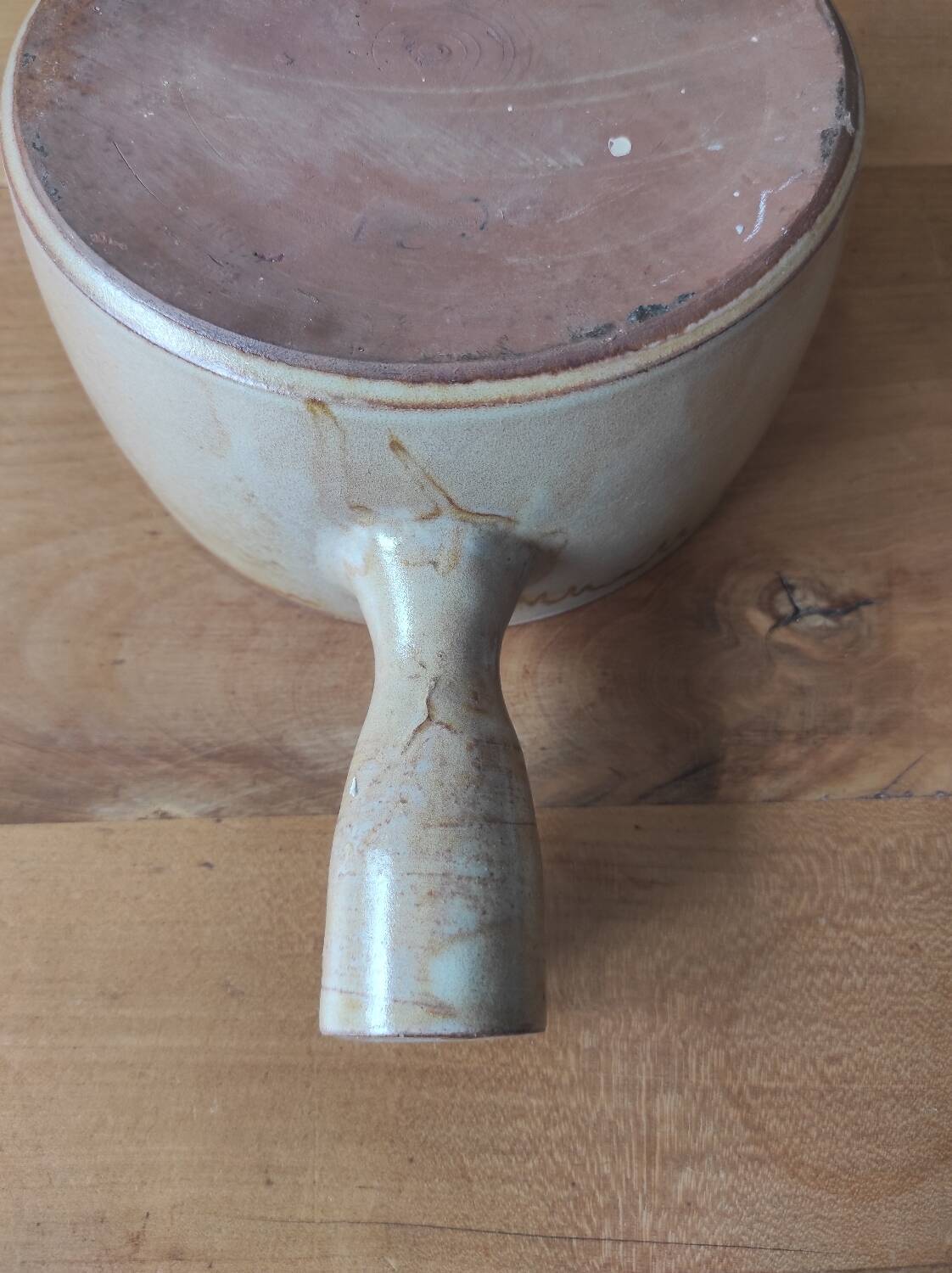Glazed stoneware fondue pot