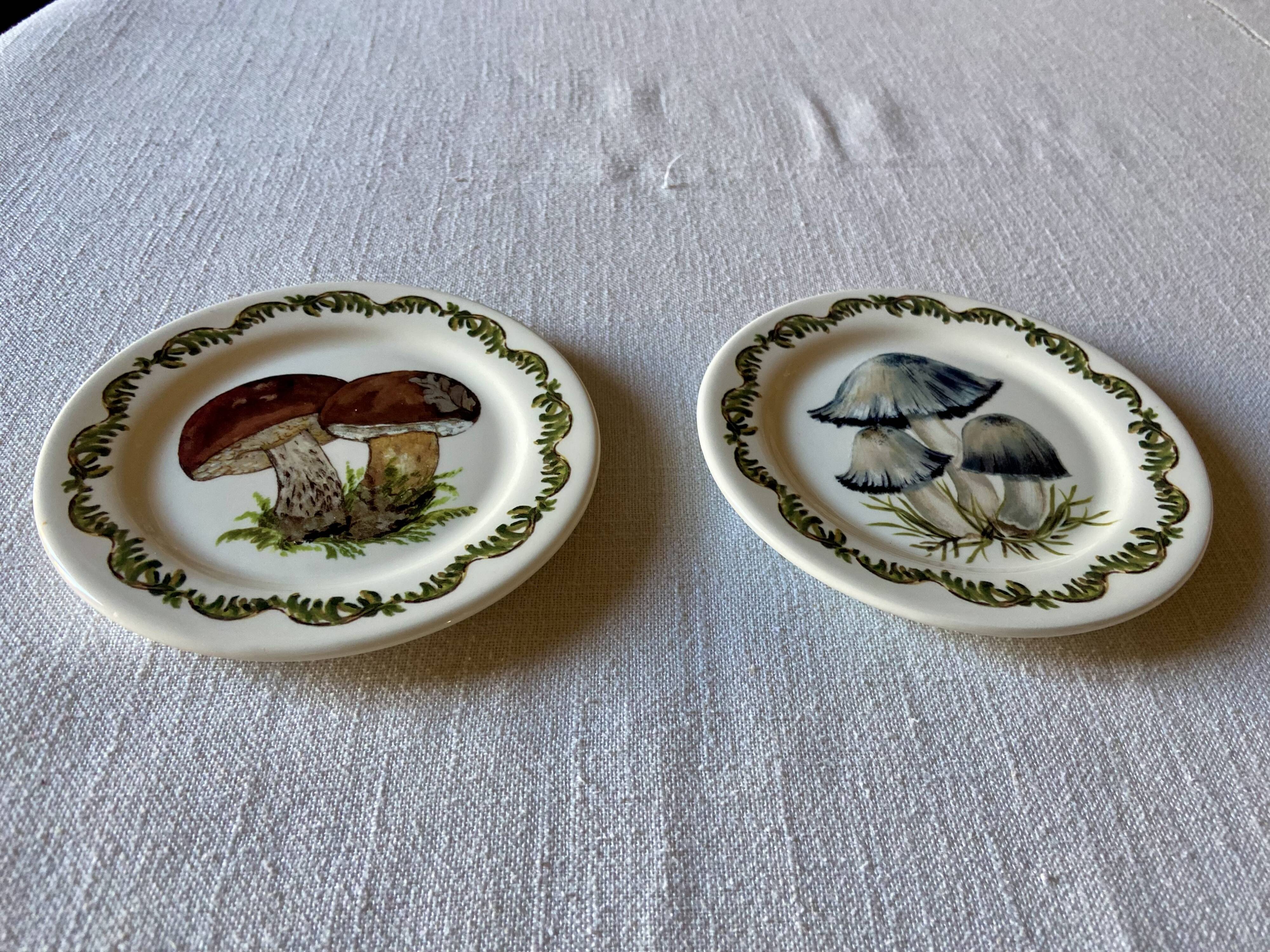 Paire d'assiettes à pain en faïence de Gien "Chanterelle"