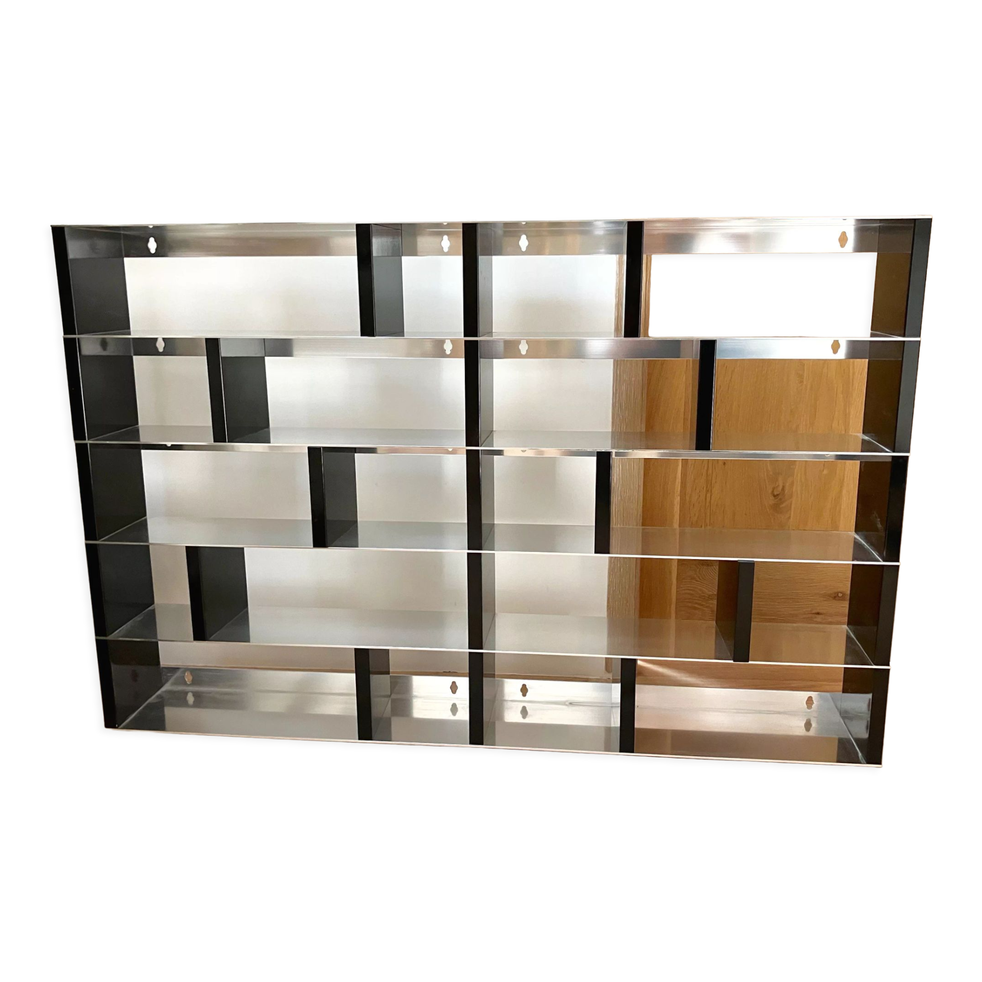 Cd storage designed by sharleen spiteri for habitat (2004)