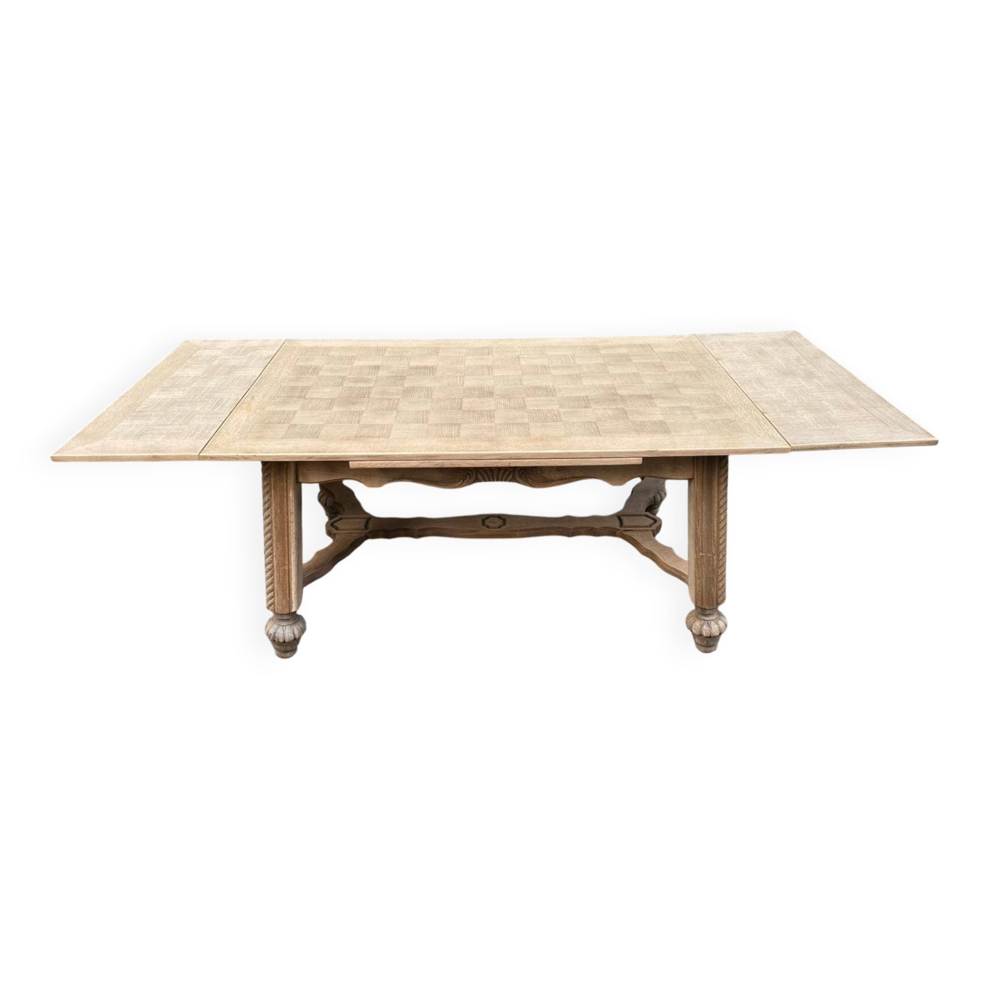 Table à manger extensible Louis XIII décapée en chêne années 50