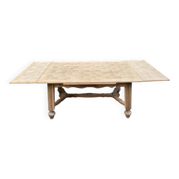 Table à manger extensible Louis XIII décapée en chêne années 50