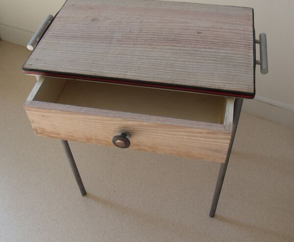 Petite table avec tiroir tablette industrielle metal et bois