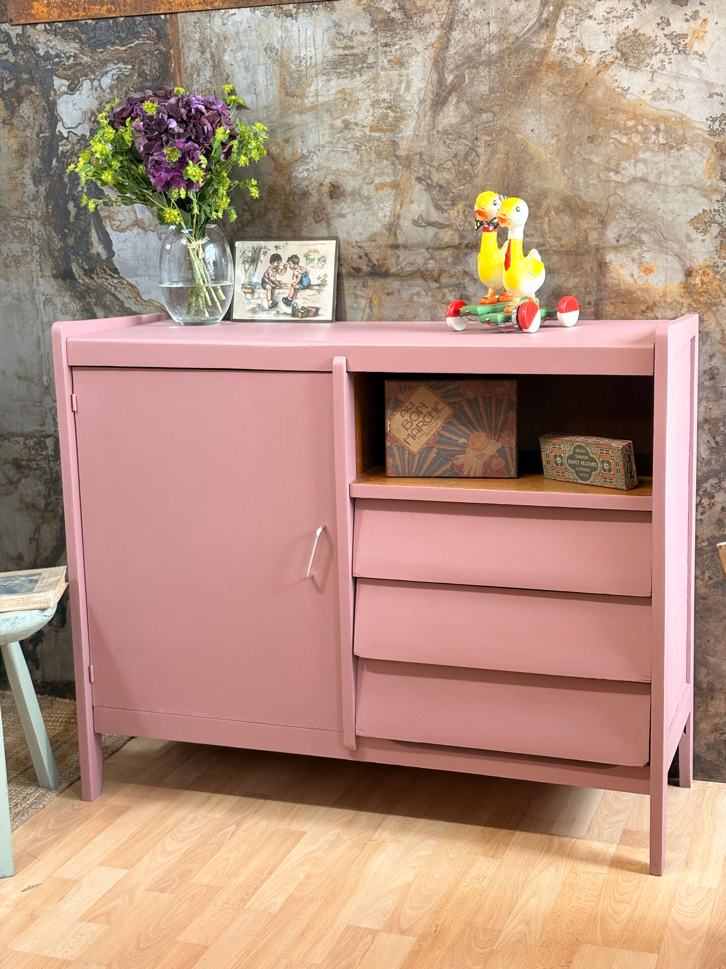 Commode années 50 rose mercerie