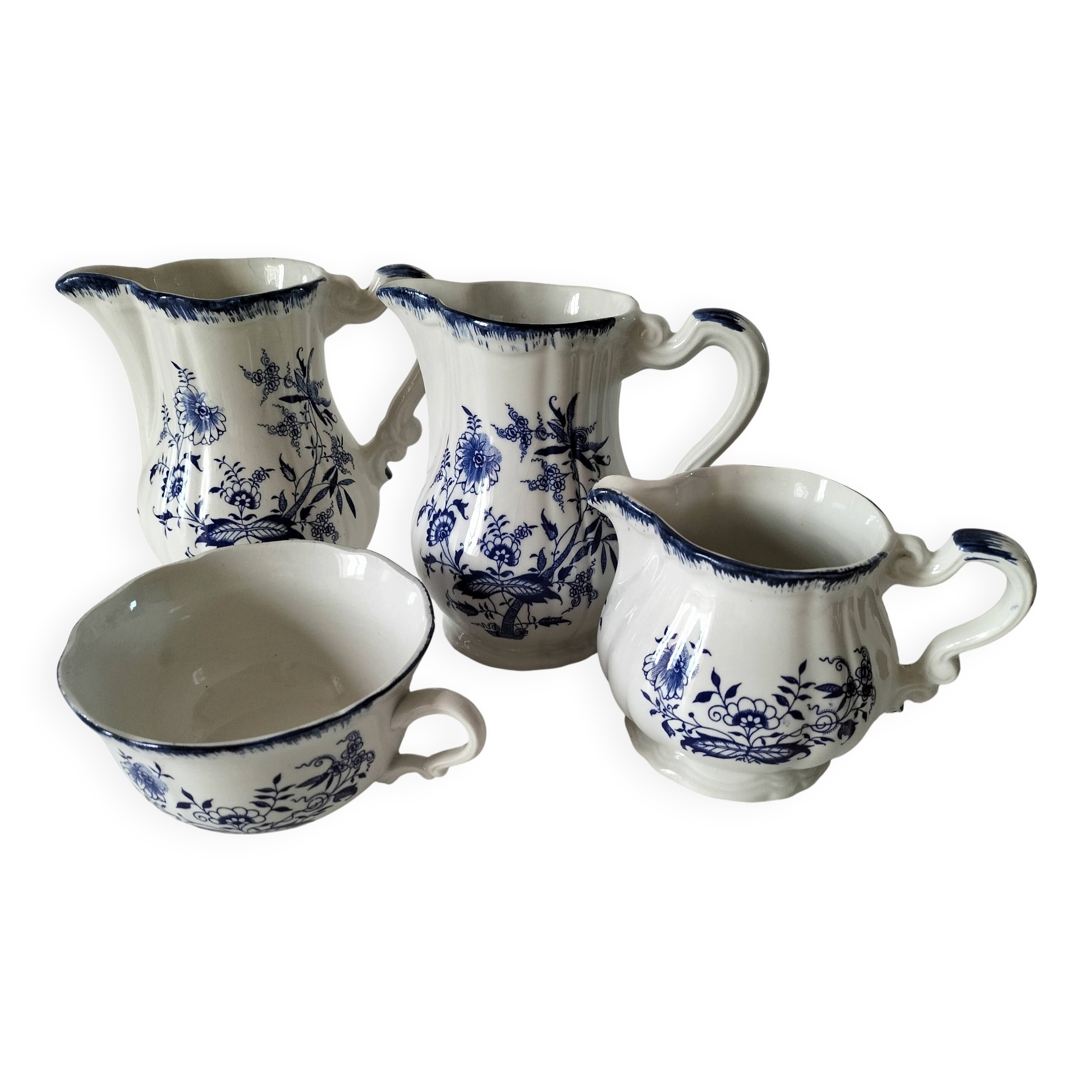 Trio of jugs and cup Sarreguemines Lancaster decoration