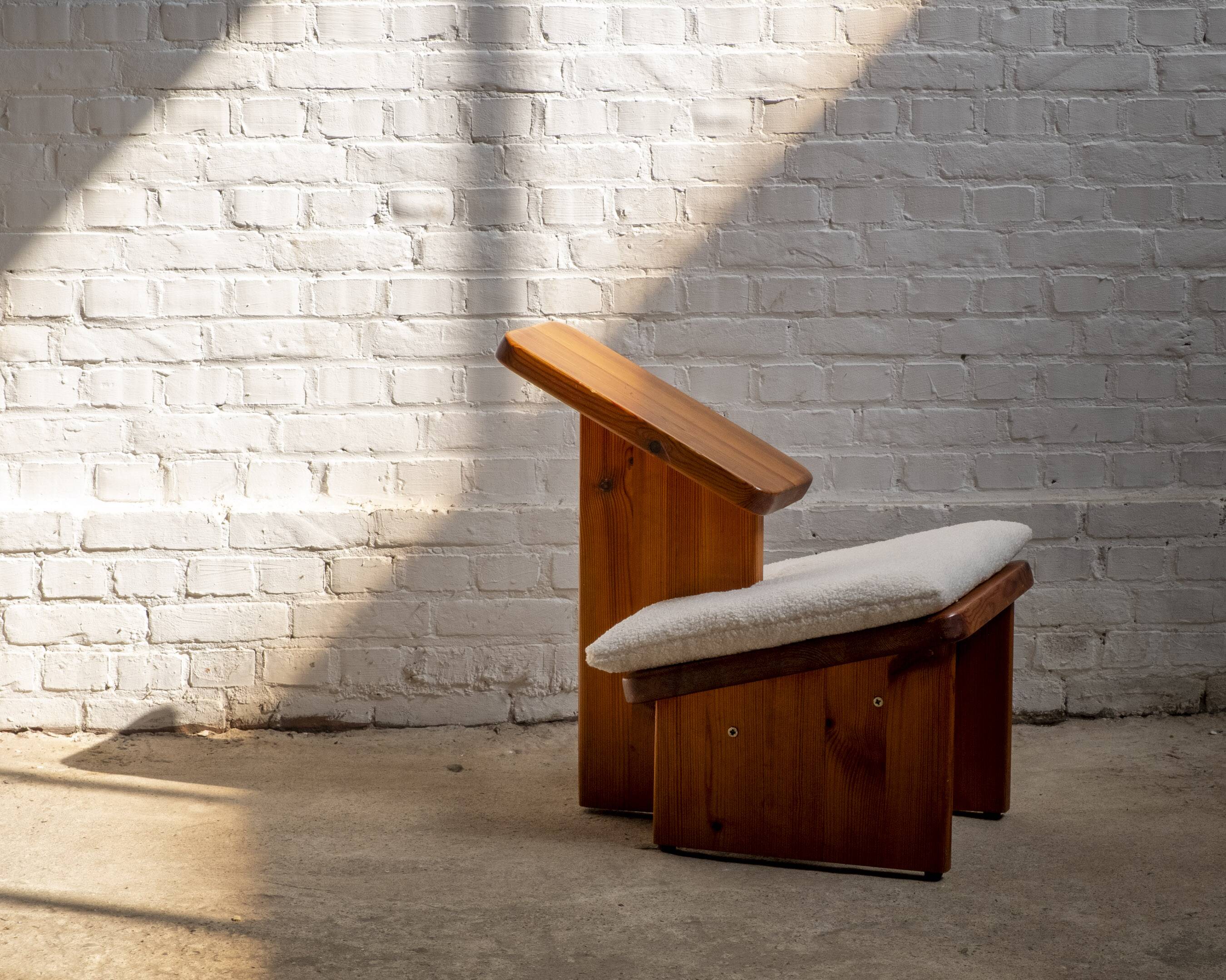 Chaise ergonomique pour genoux en pin Douglas massif par Serena