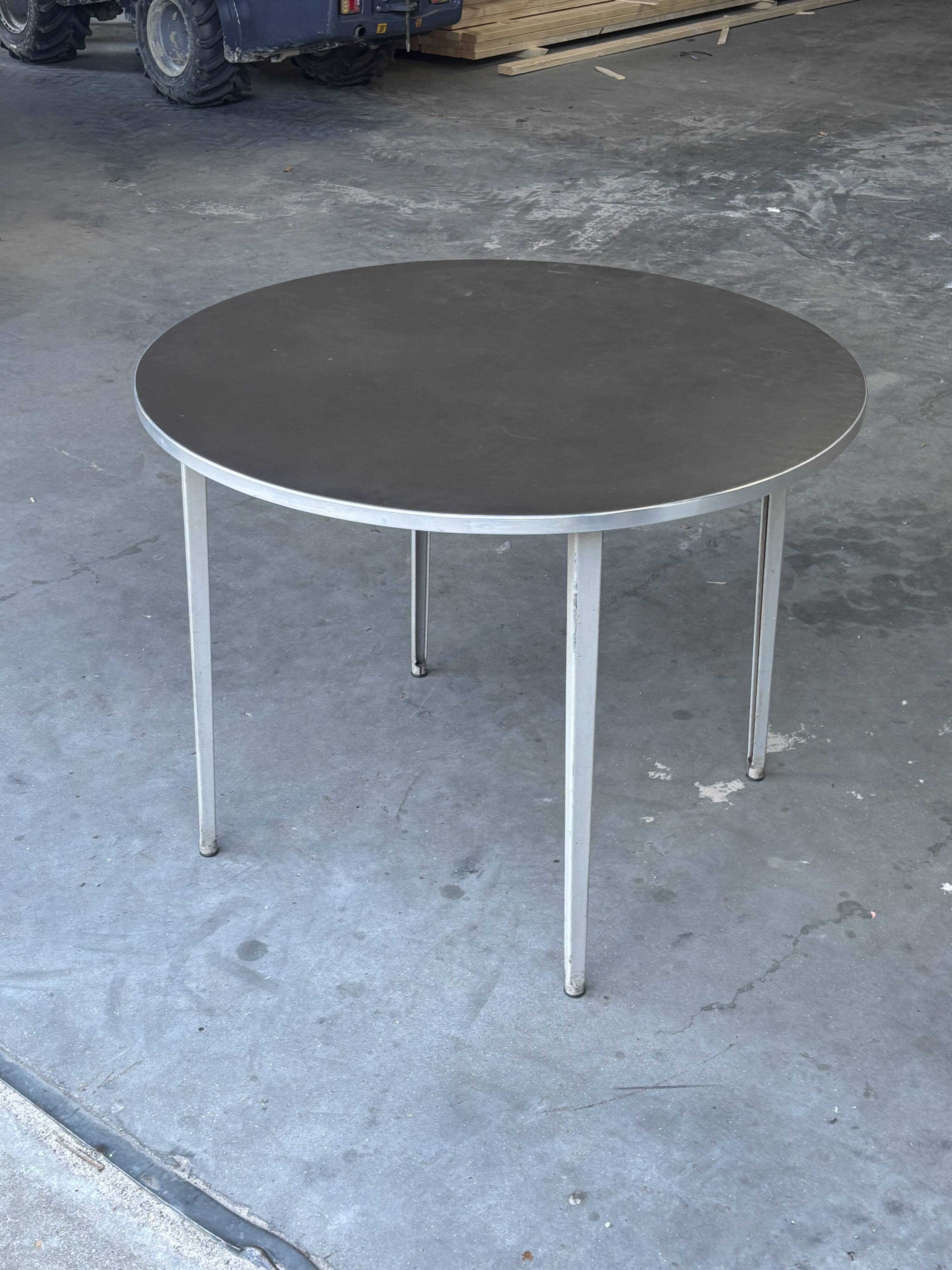 Friso Kramer Reform table round with linoleum top 1960