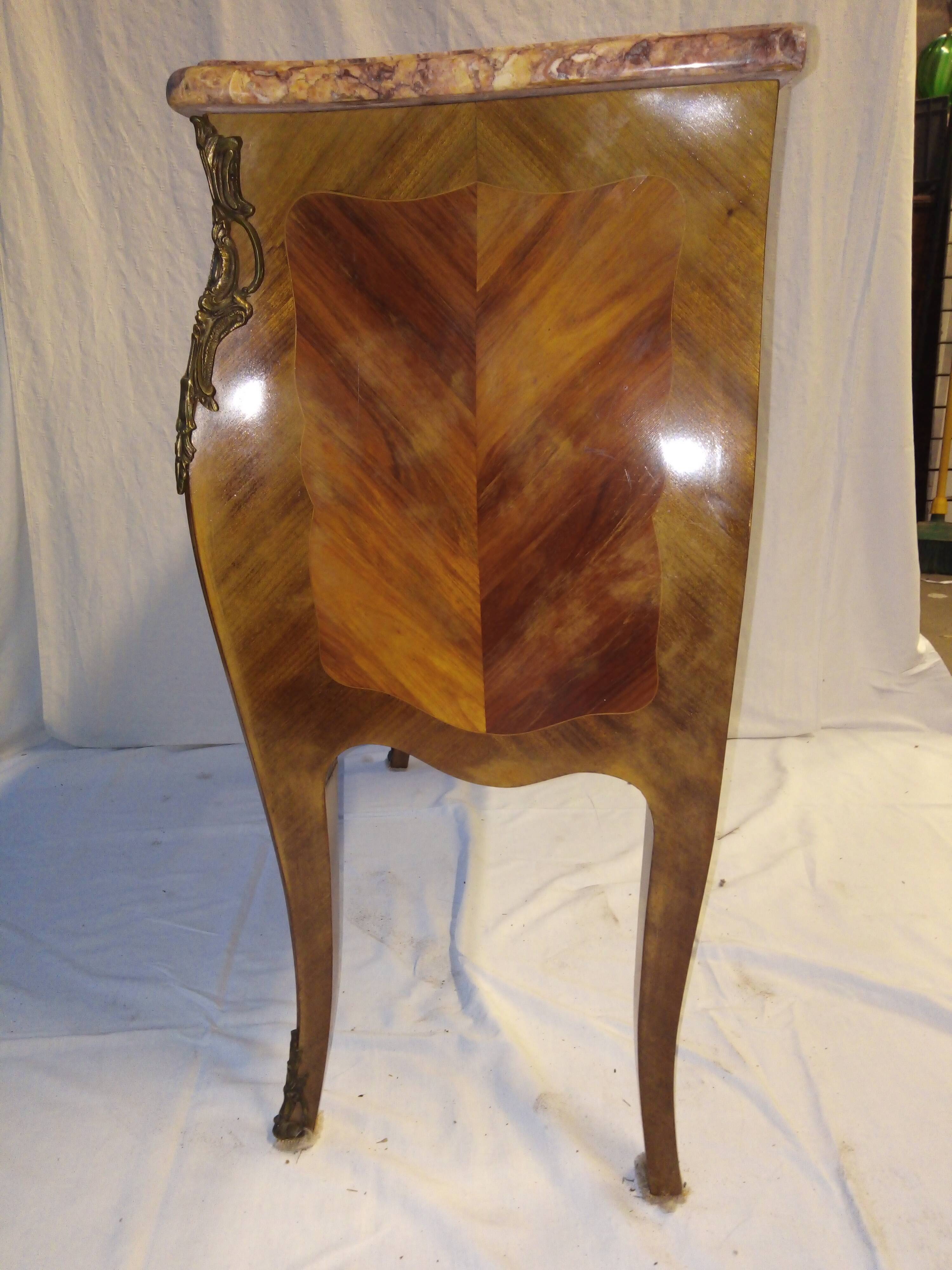 Comfortable curved Louis XVI style rosewood marquetry