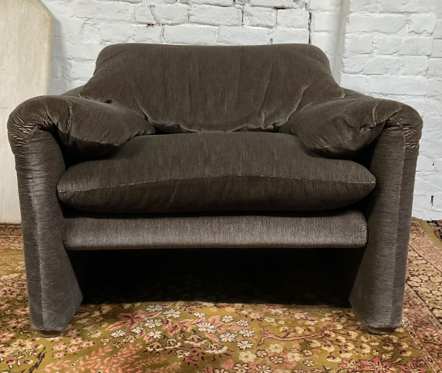 Maralunga armchair and Ottoman by Vico Magistretti 70s