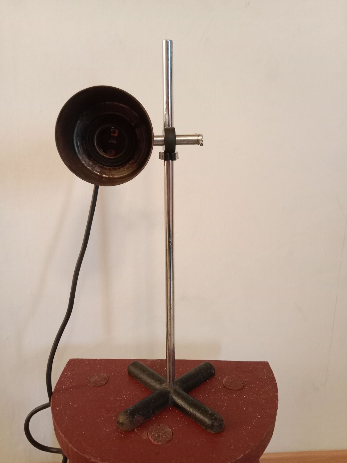 Cosmo Designs England desk lamp