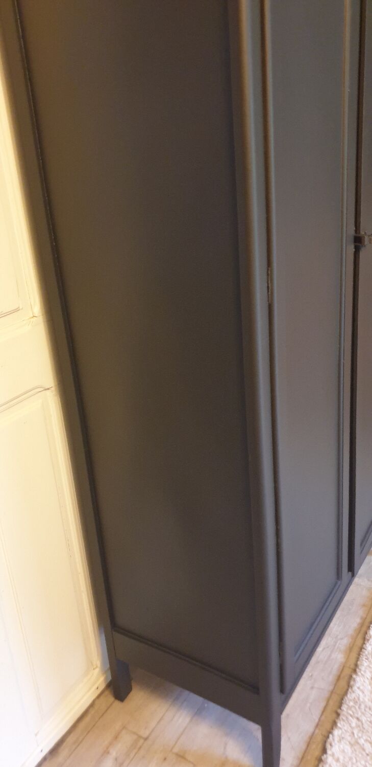 Parisian kitchen cabinet