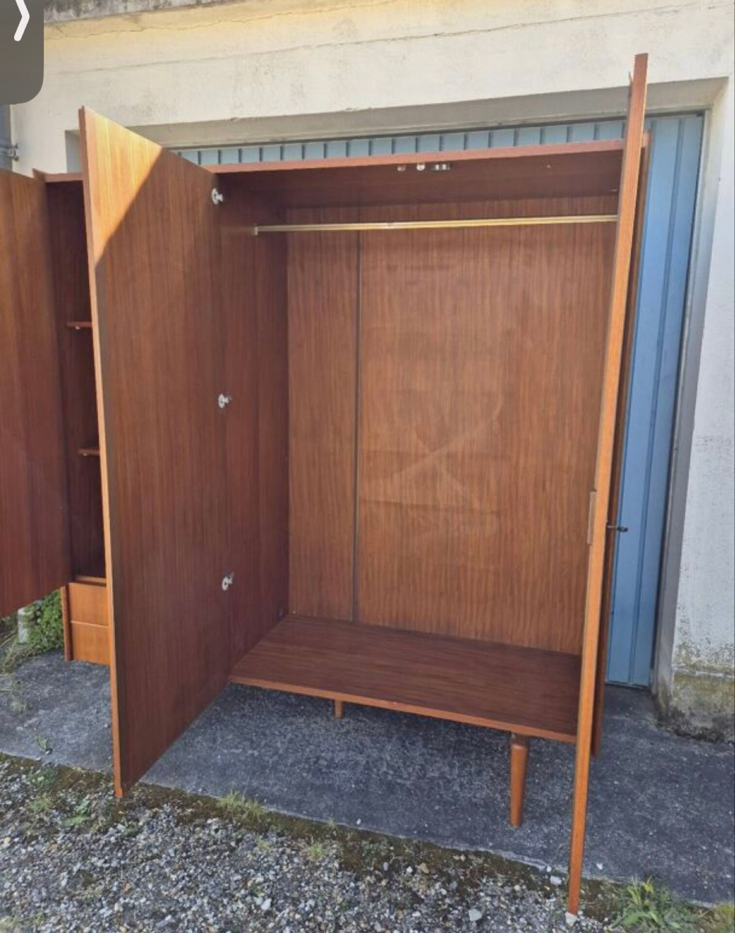 Beautiful Vintage Scandinavian Cabinet – 1970s – Teak