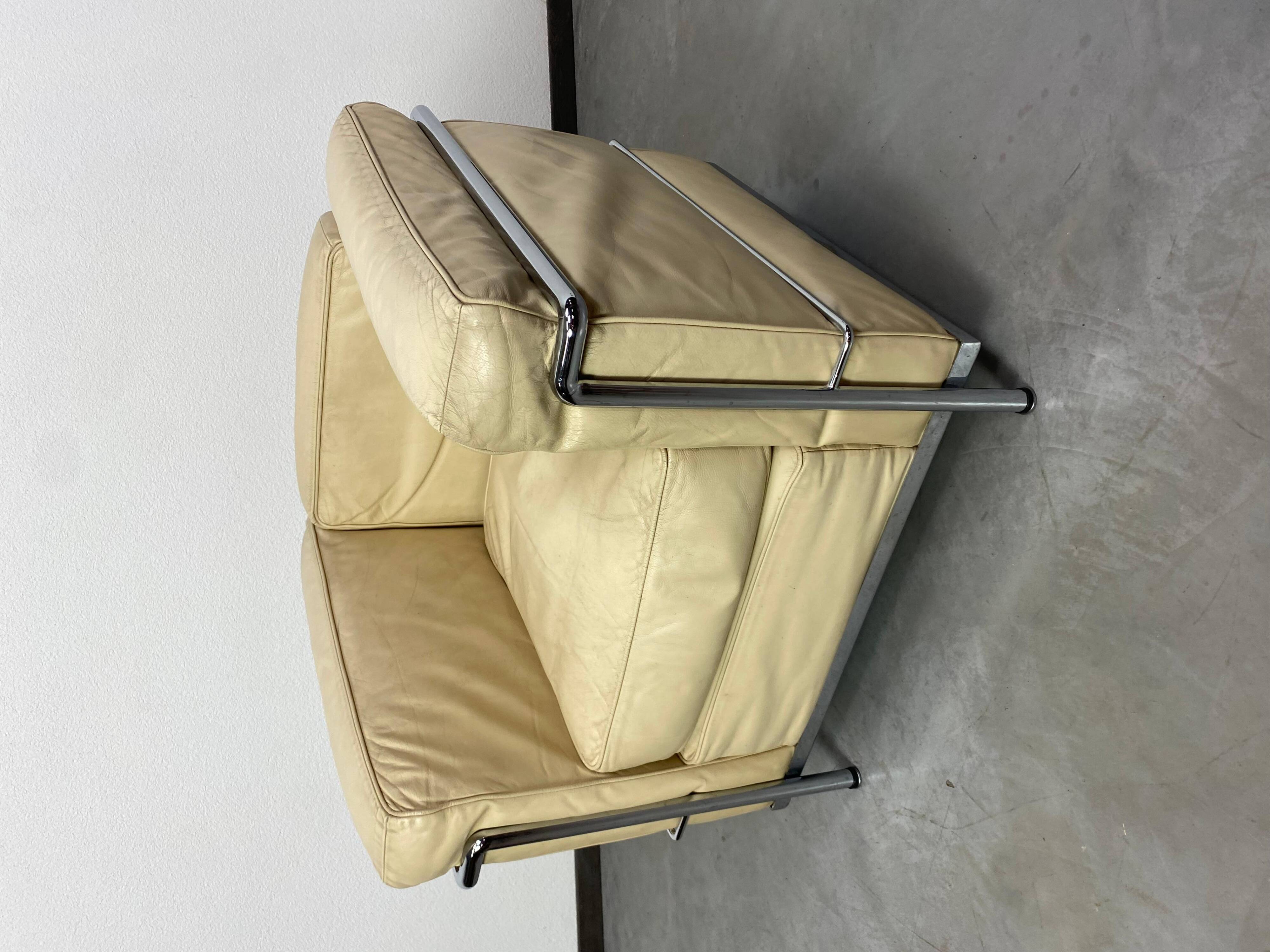Fauteuils clubs en cuir blanc LC2 par Le Corbusier pour Cassina