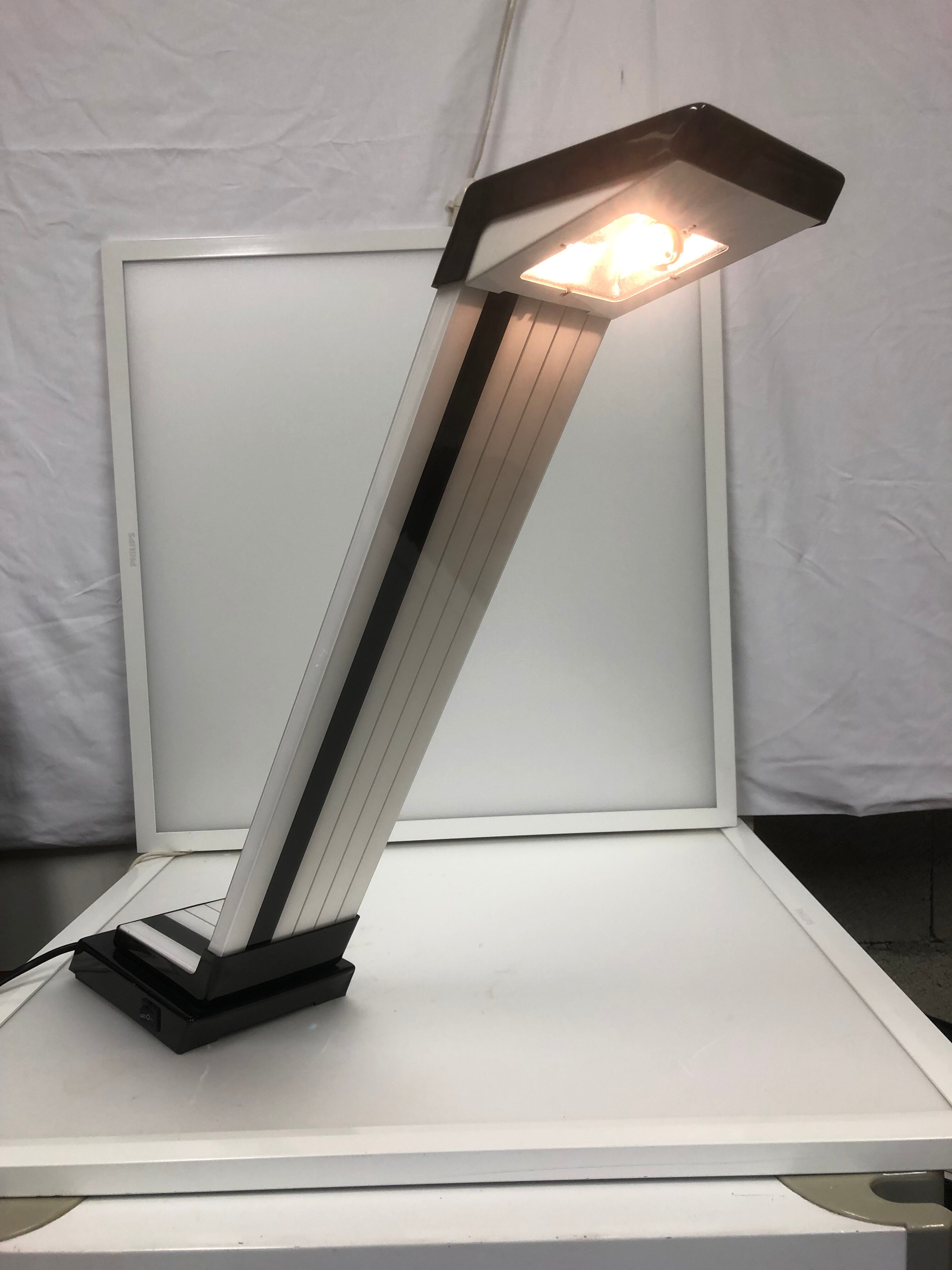 Designer desk lamp jd azner 1980