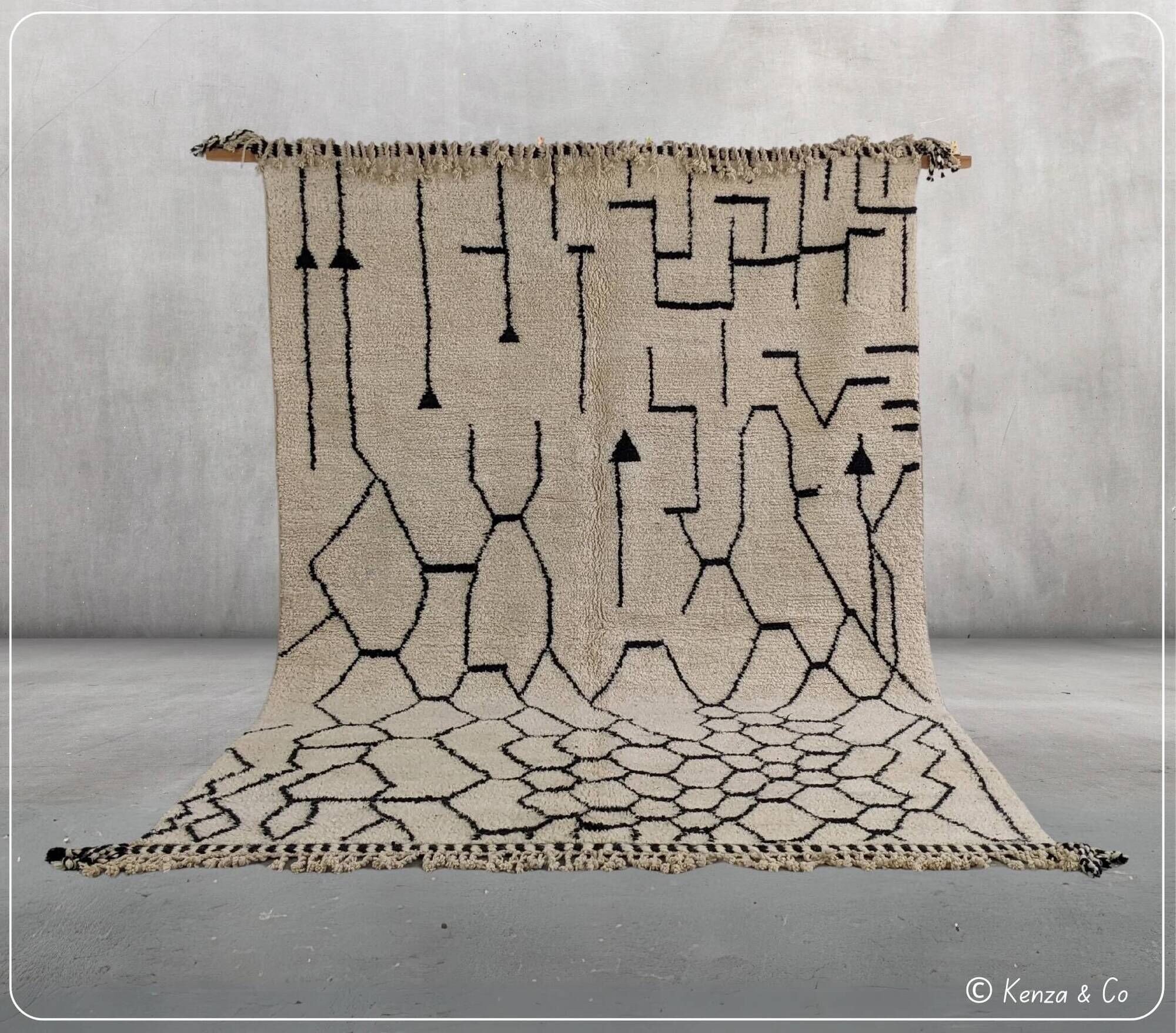 Large Beni Ouarain rug, 320 x 215 cm || 10.5 x 7.05 feet, G-378