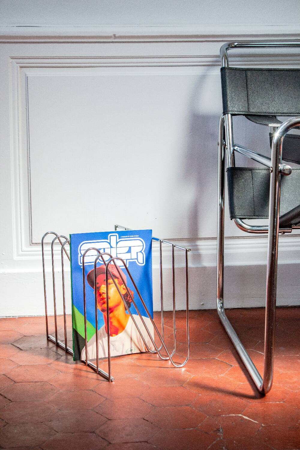 Vinyl magazine rack Z by François Arnal