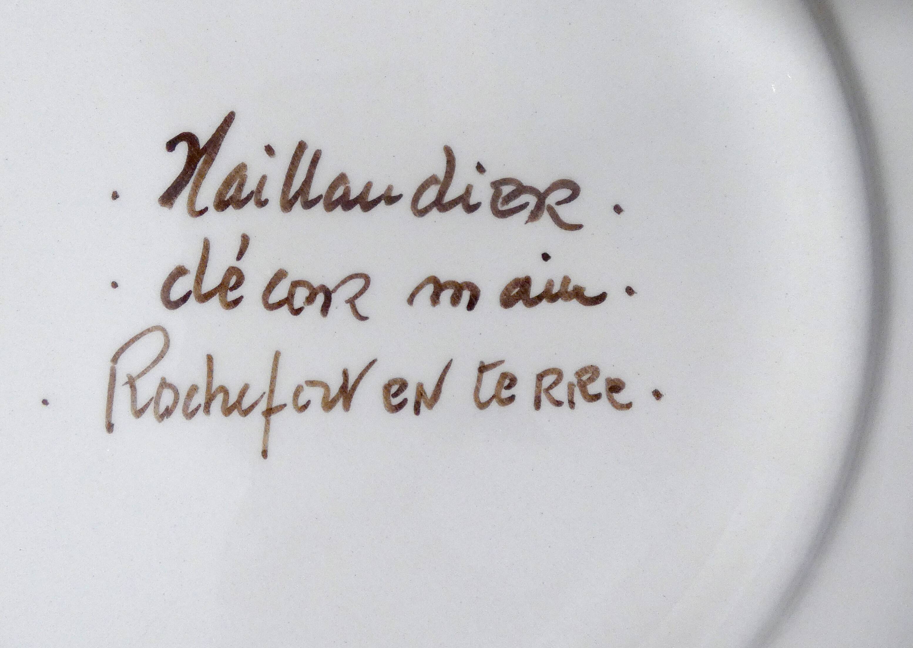 Assiette plate signée Taillandier Rochefort en Terre