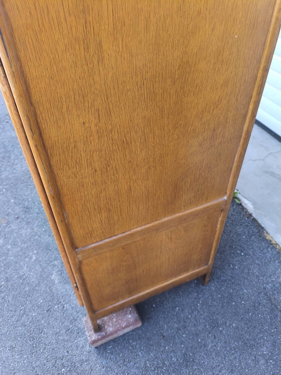 Armoire parisienne vintage