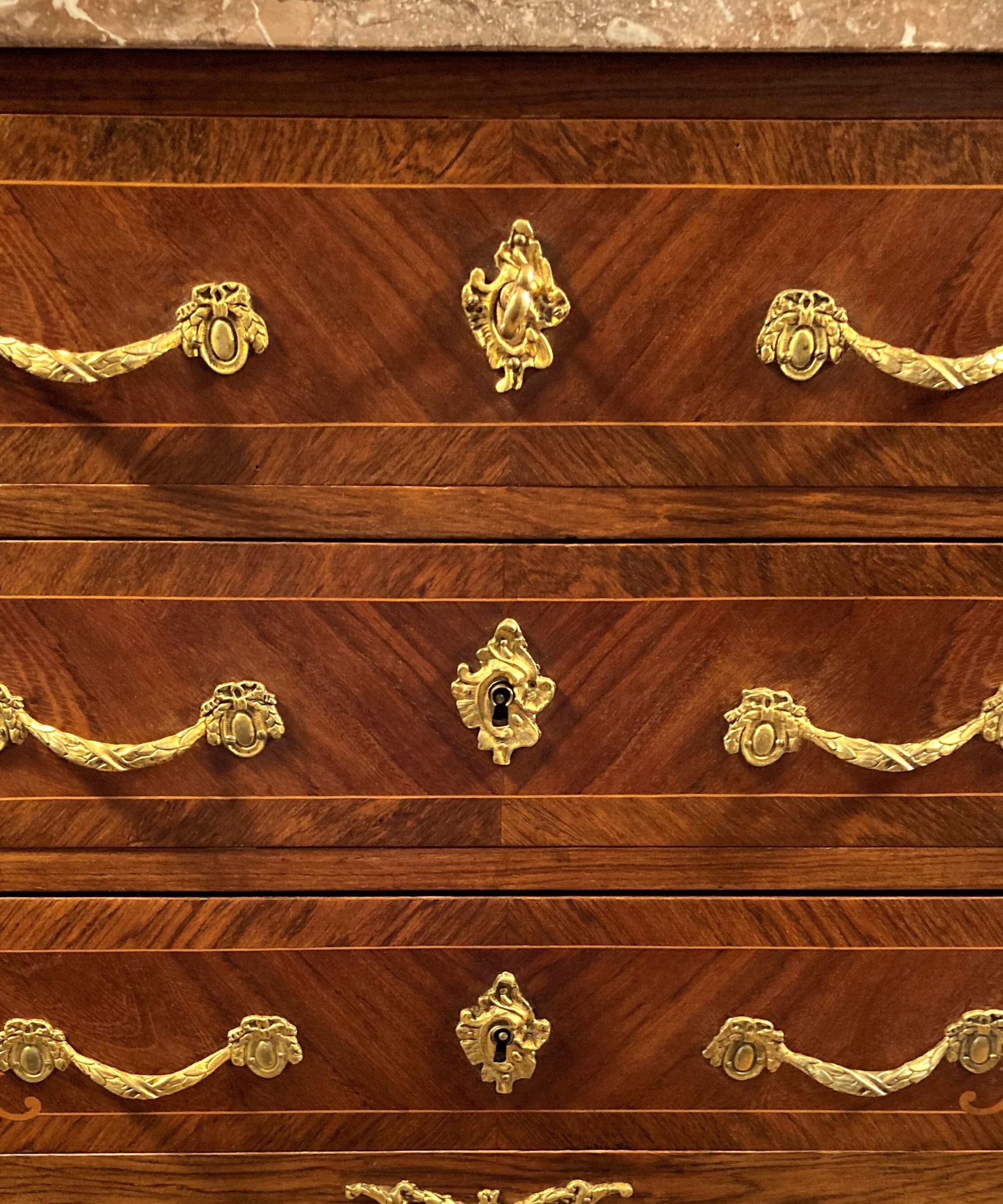 Louis XV chest of drawers in marquetry