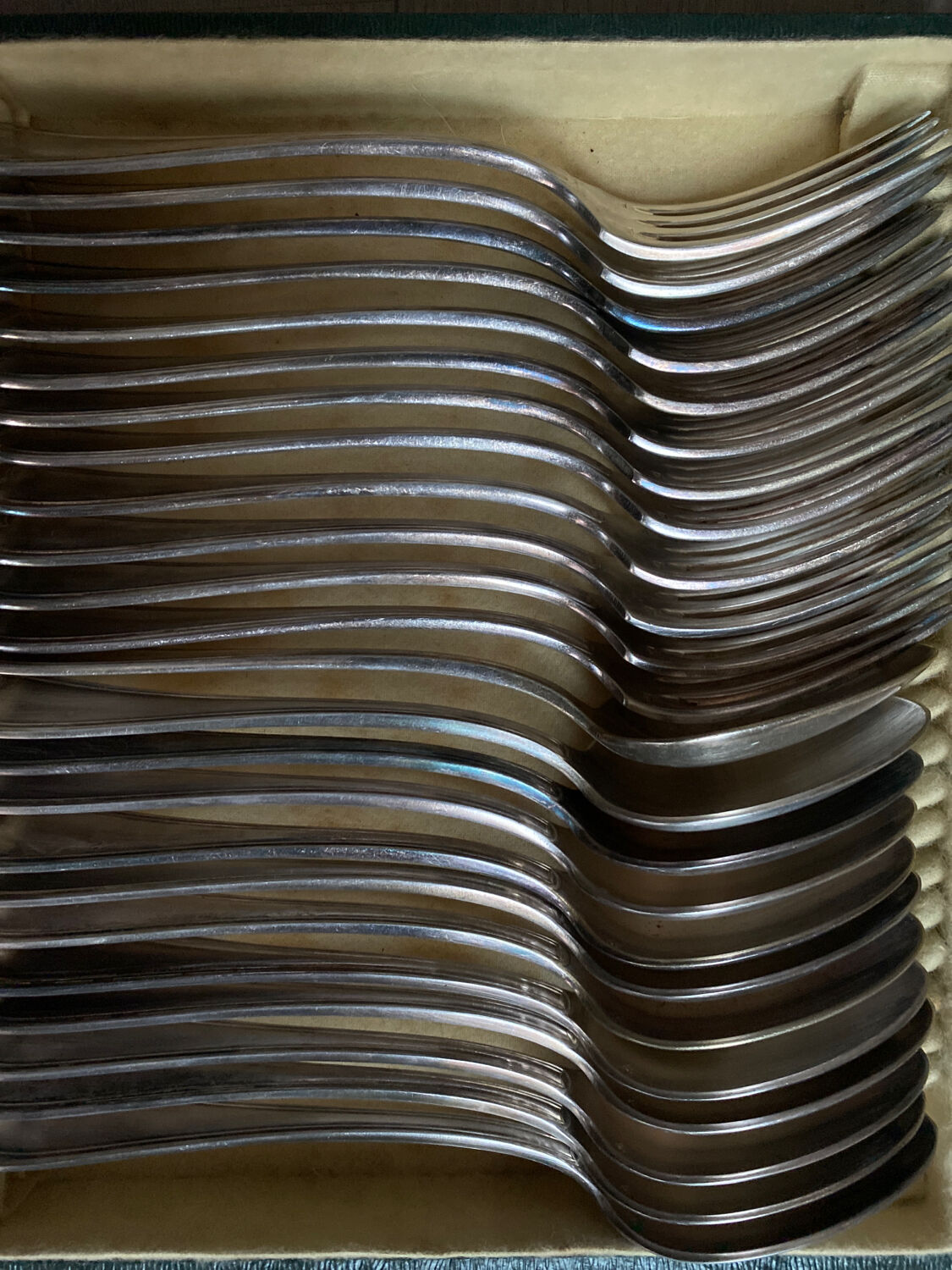 Silver-plated metal cutlery set, 24 pieces