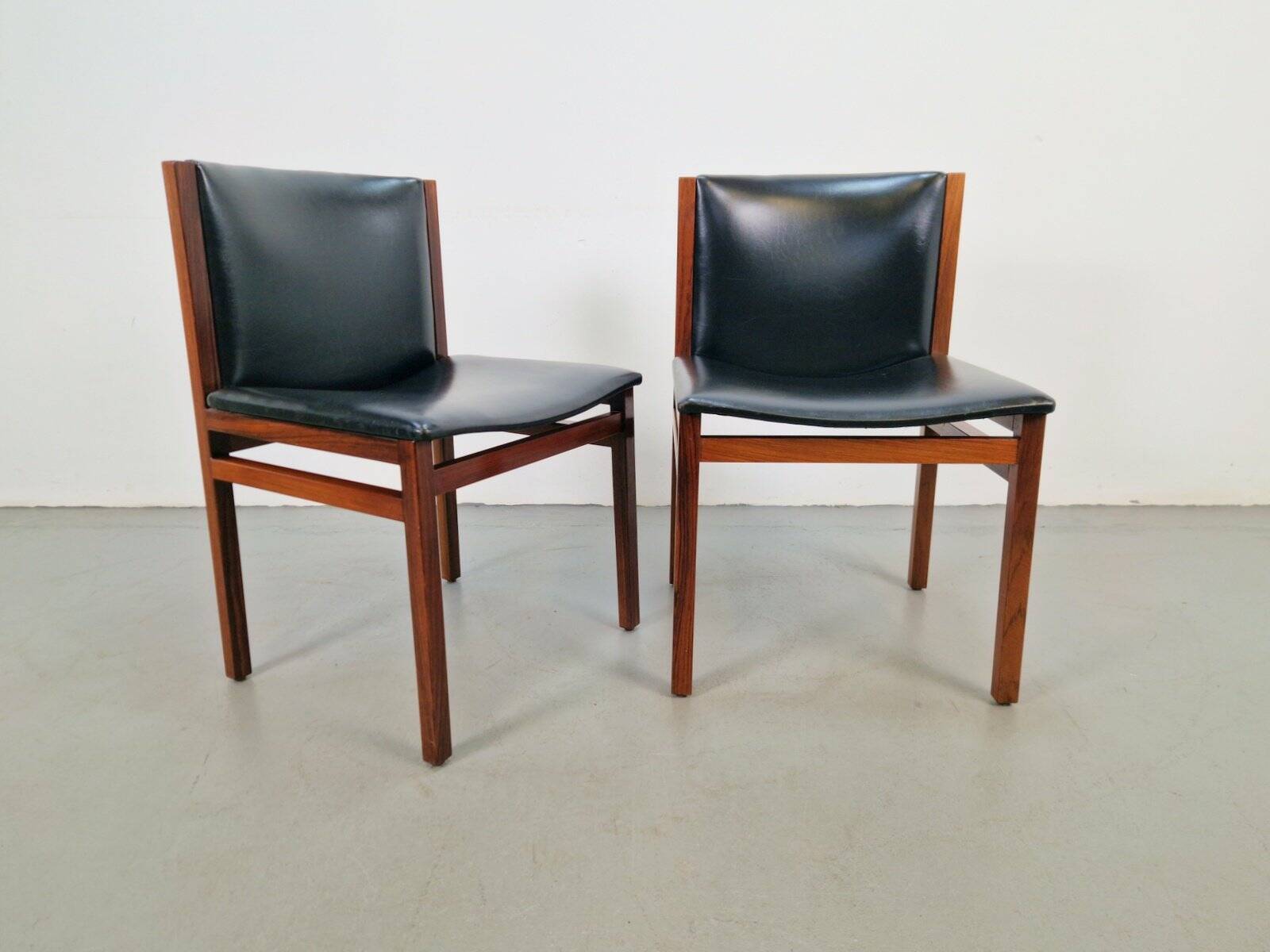 Vintage Rosewood Chairs by Tito Agnoli for La Linéa, Italy, 1960, Set of 2