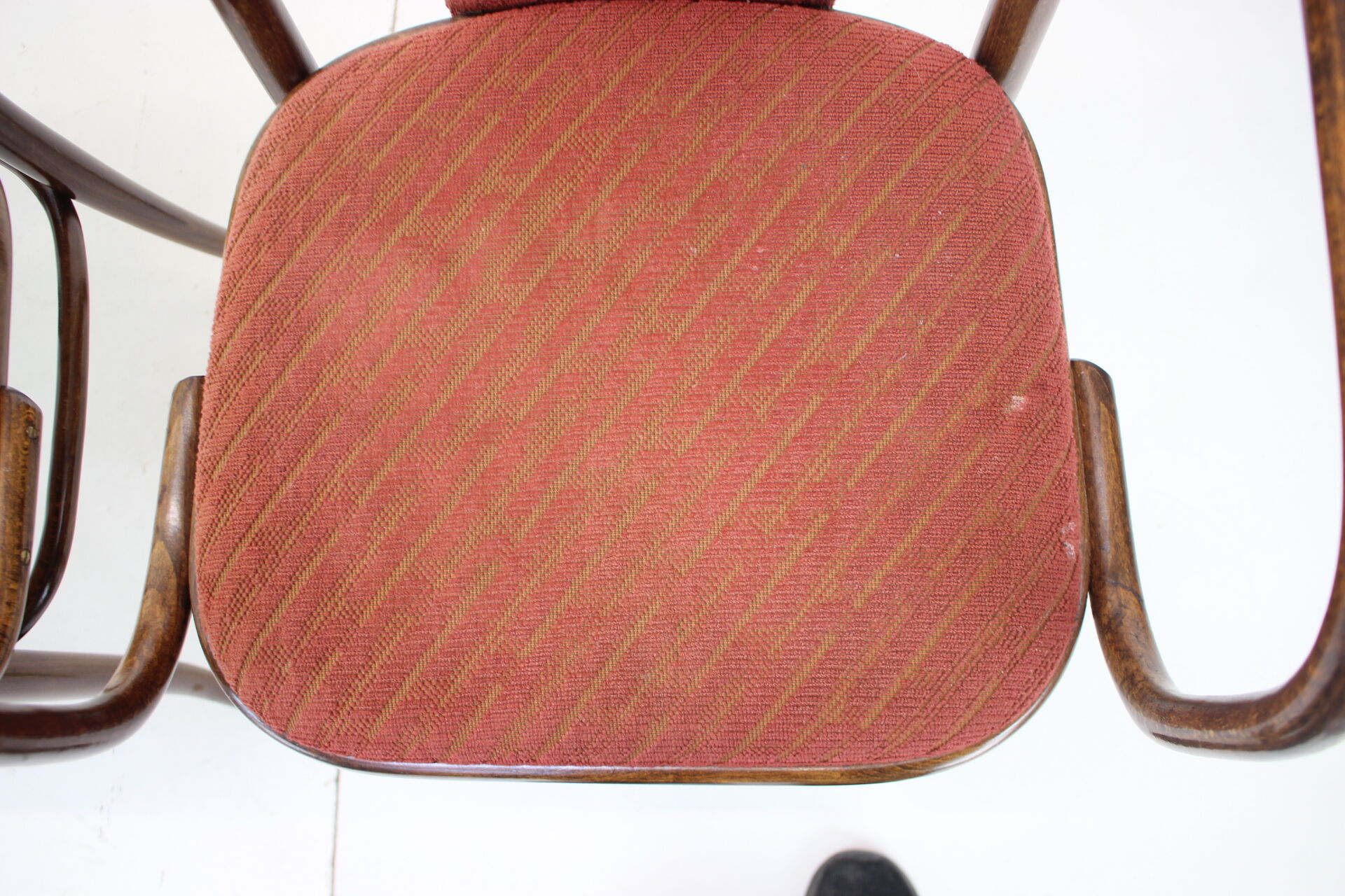 Set of two bentwood chairs, ton 1989