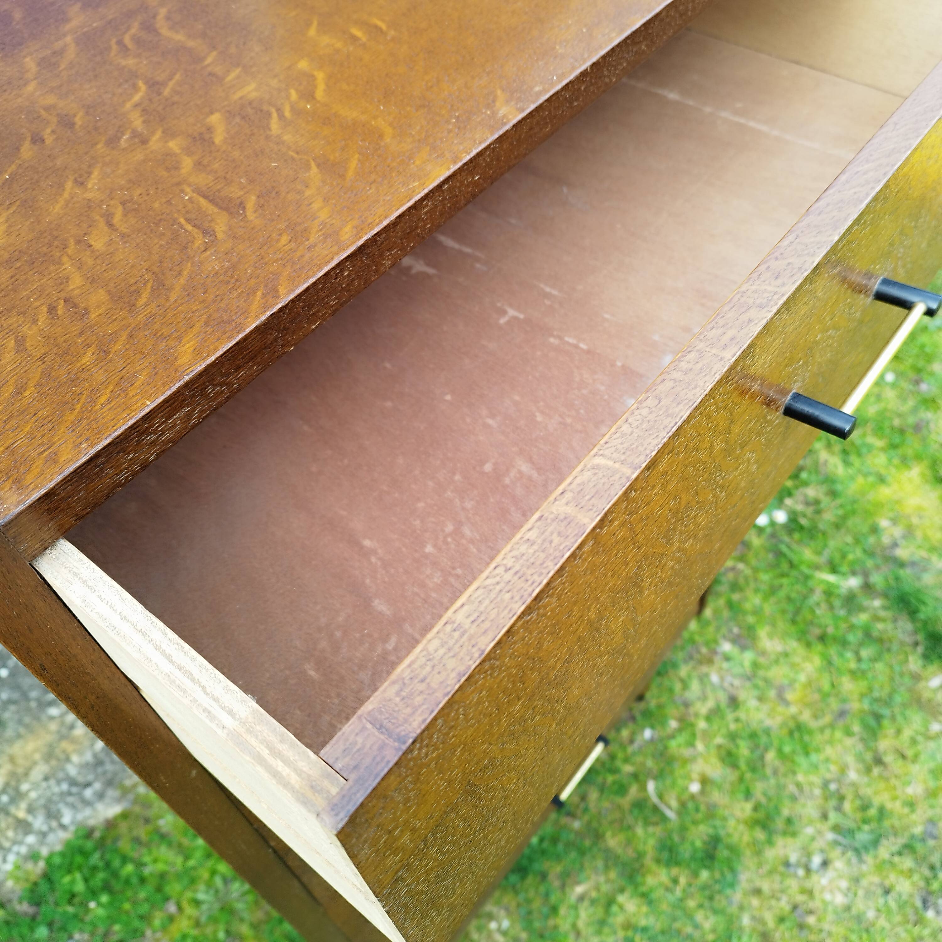 Vintage chest of drawers