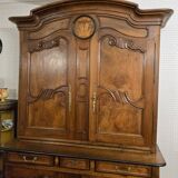 Louis XV two-body buffet Charolais in walnut, from the 18th century.