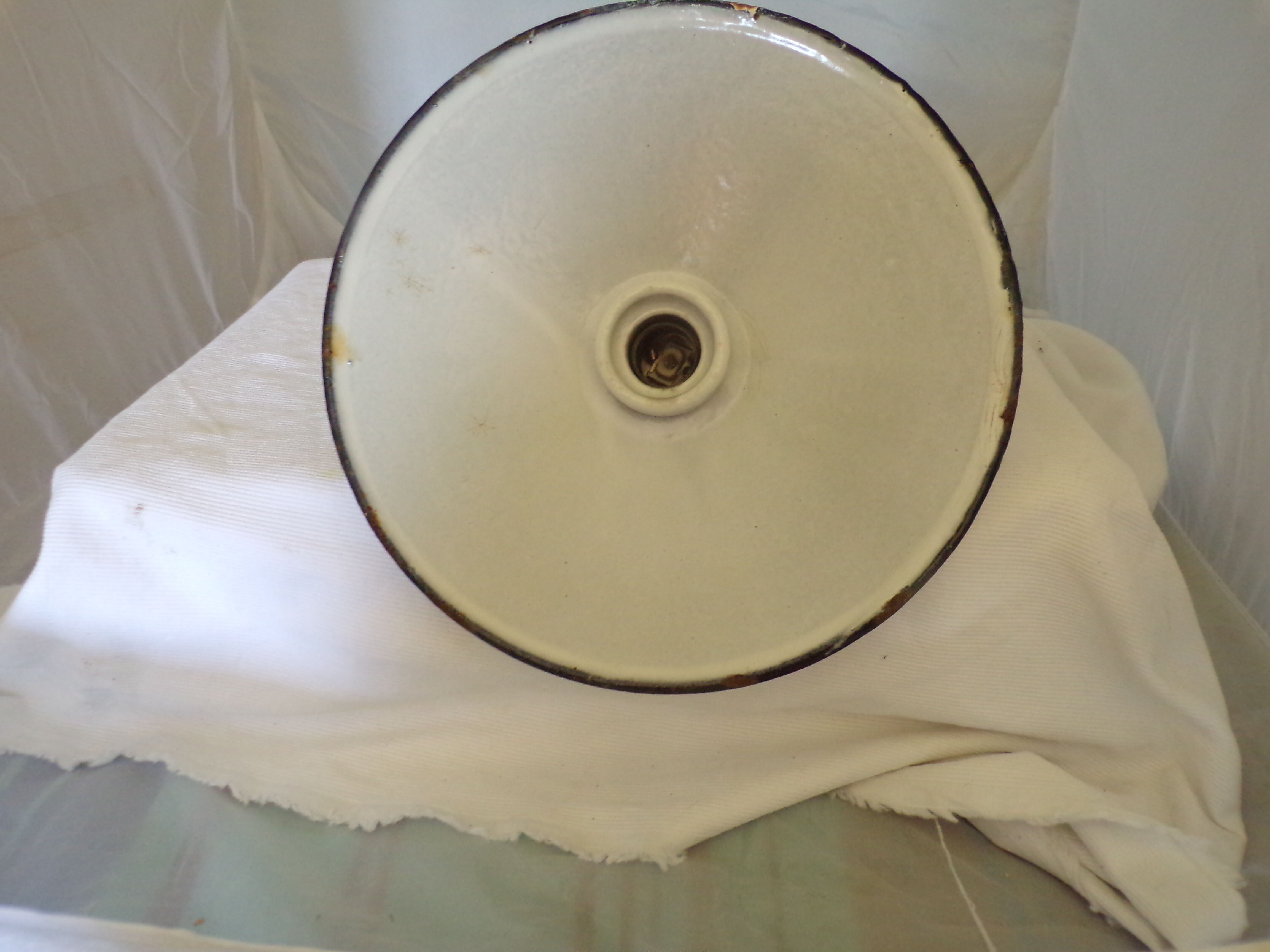 Lamp enamelled plate