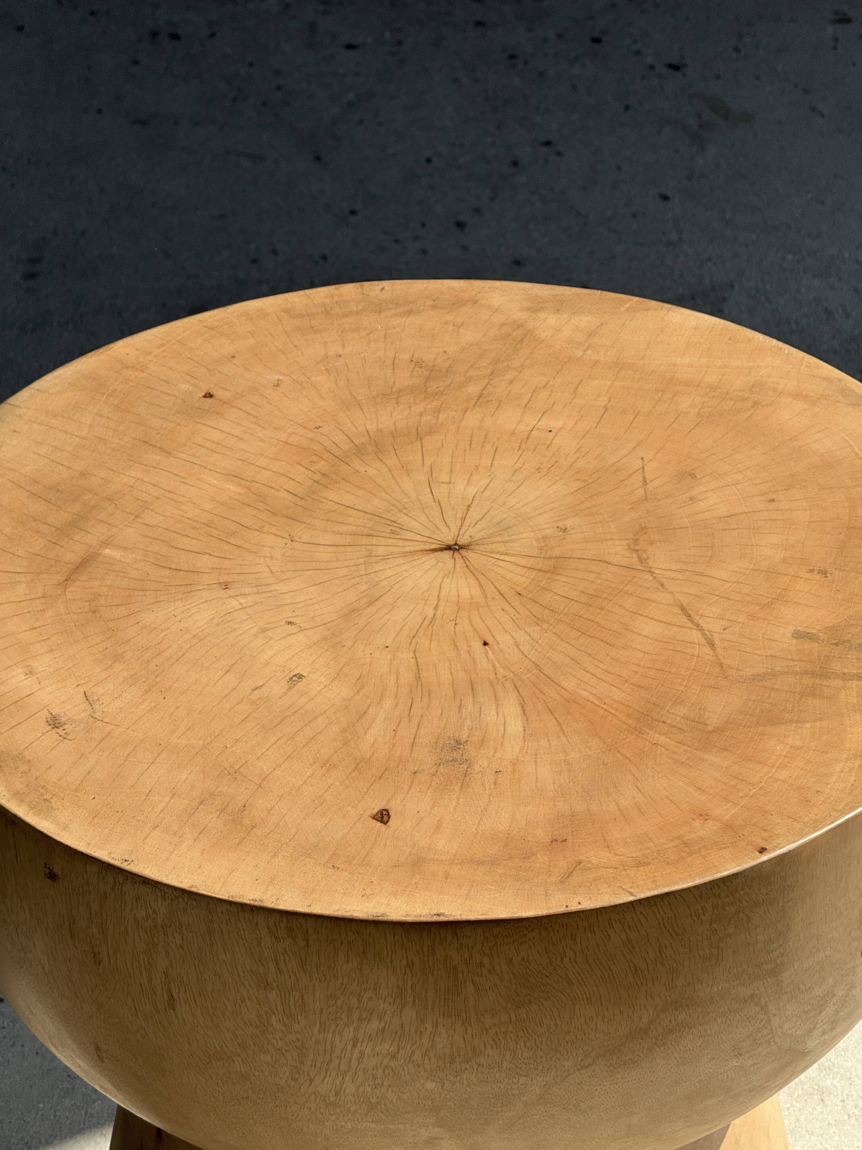 Side table or stool with a semi-spherical top in beige mango wood H50 D45