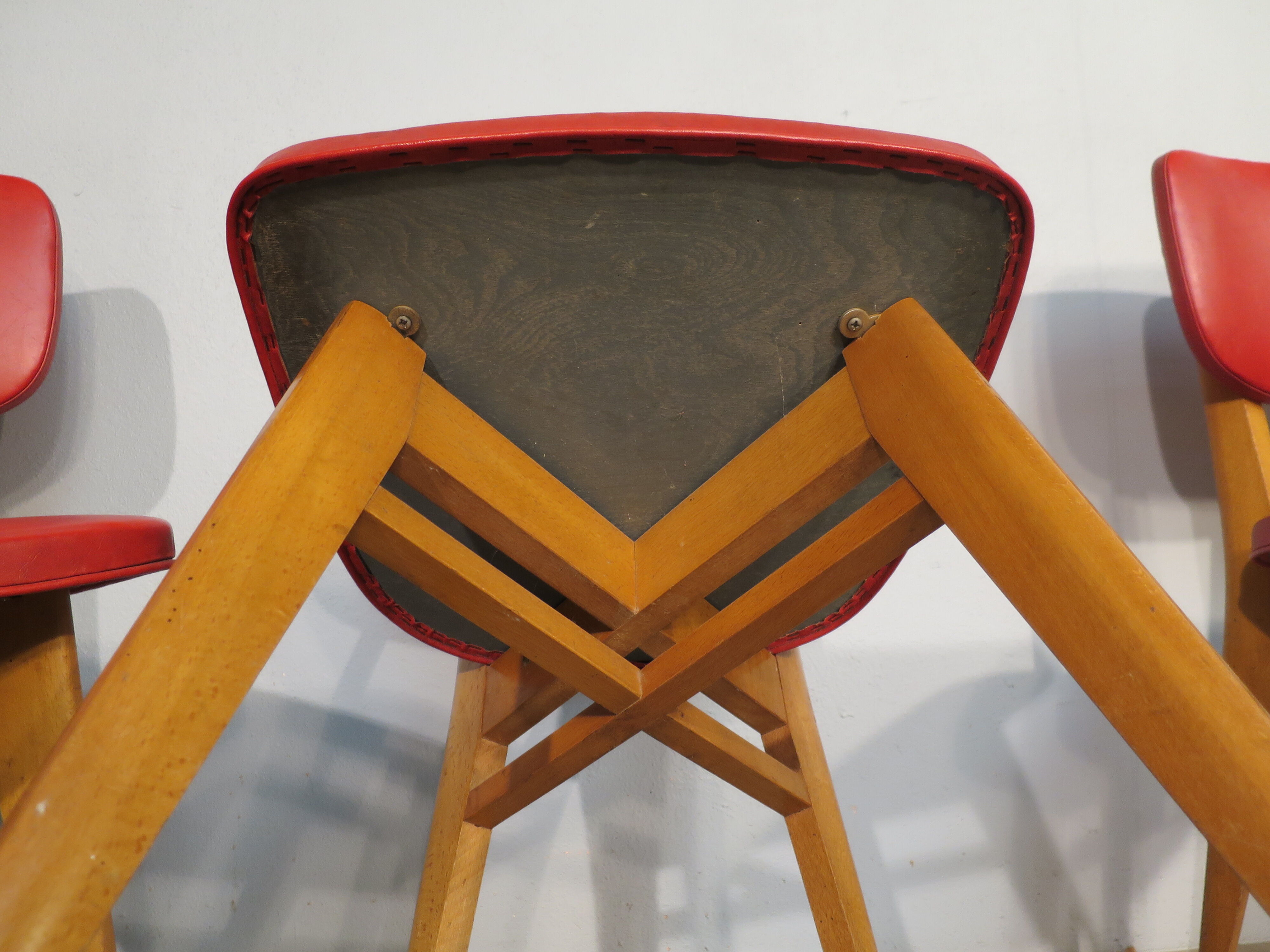 Set of 4 vintage chairs in skai