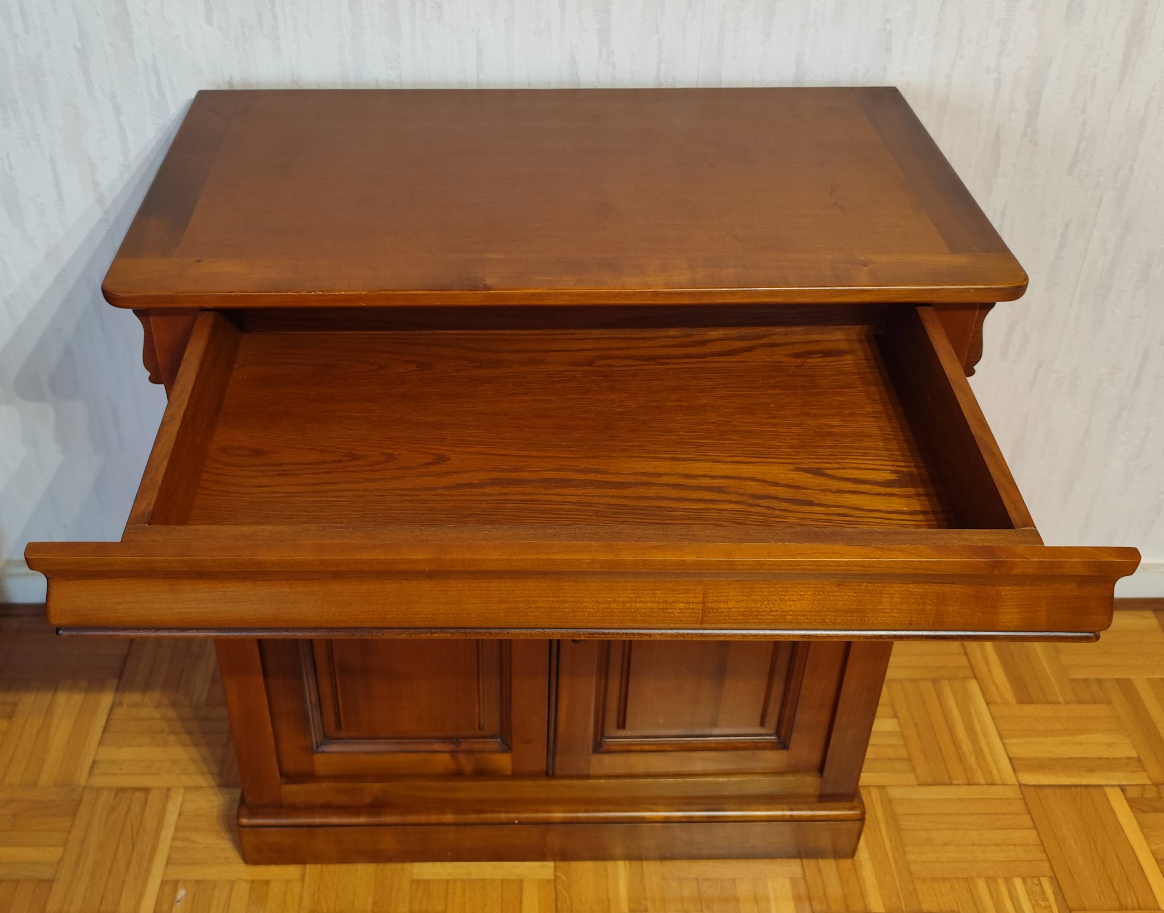 Meuble d'appui en merisier massif - fabrication artisanale