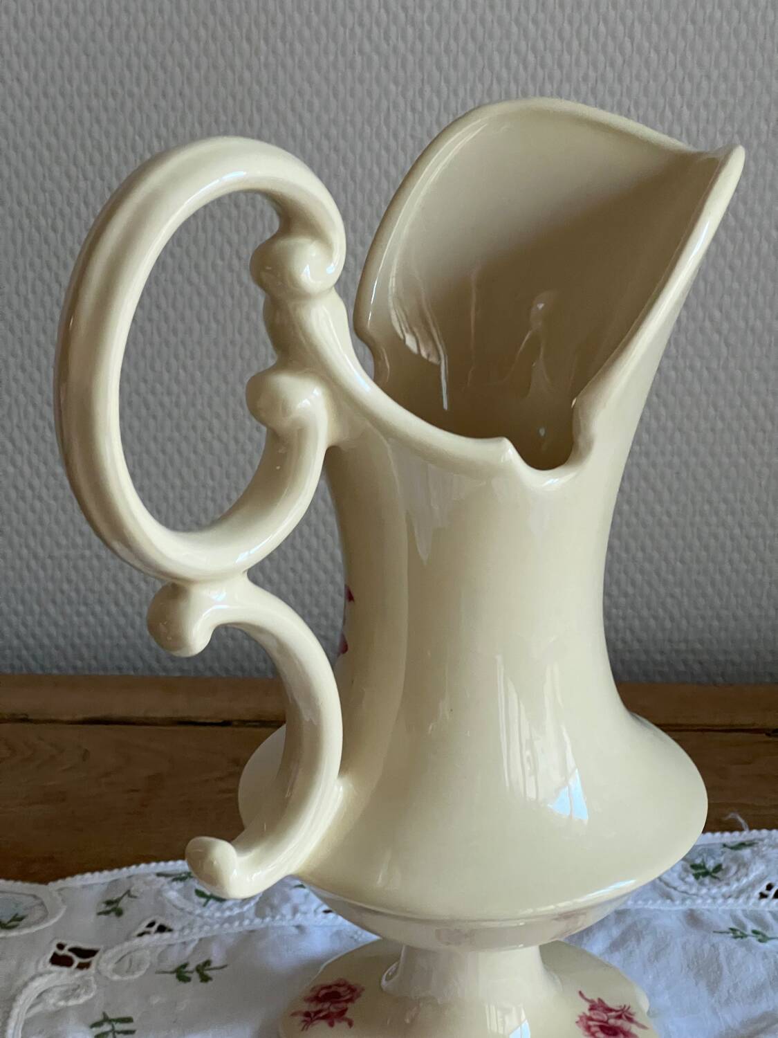Vase Ewer