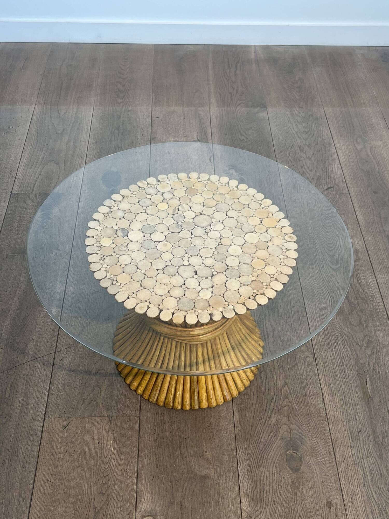Wheat sheaf coffee table Elinor McGuire. American work. Circa 1970.
