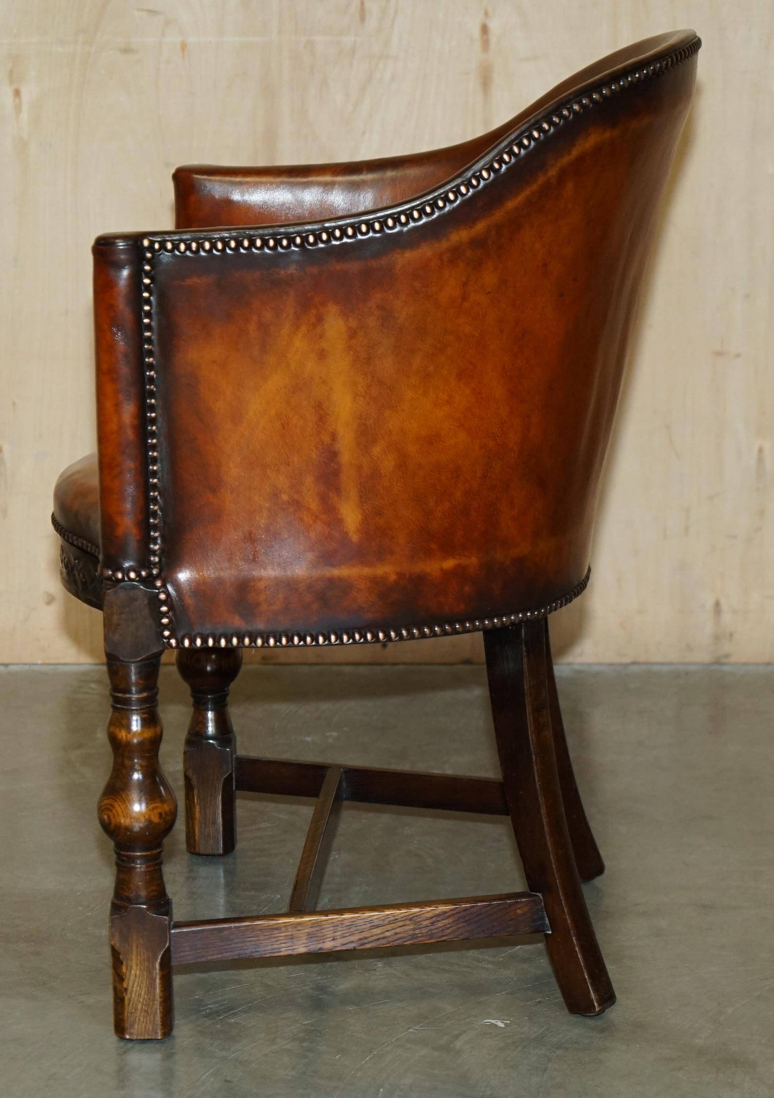 Fauteuil de bureau Édouardien 1910 en cuir et chêne sculpté