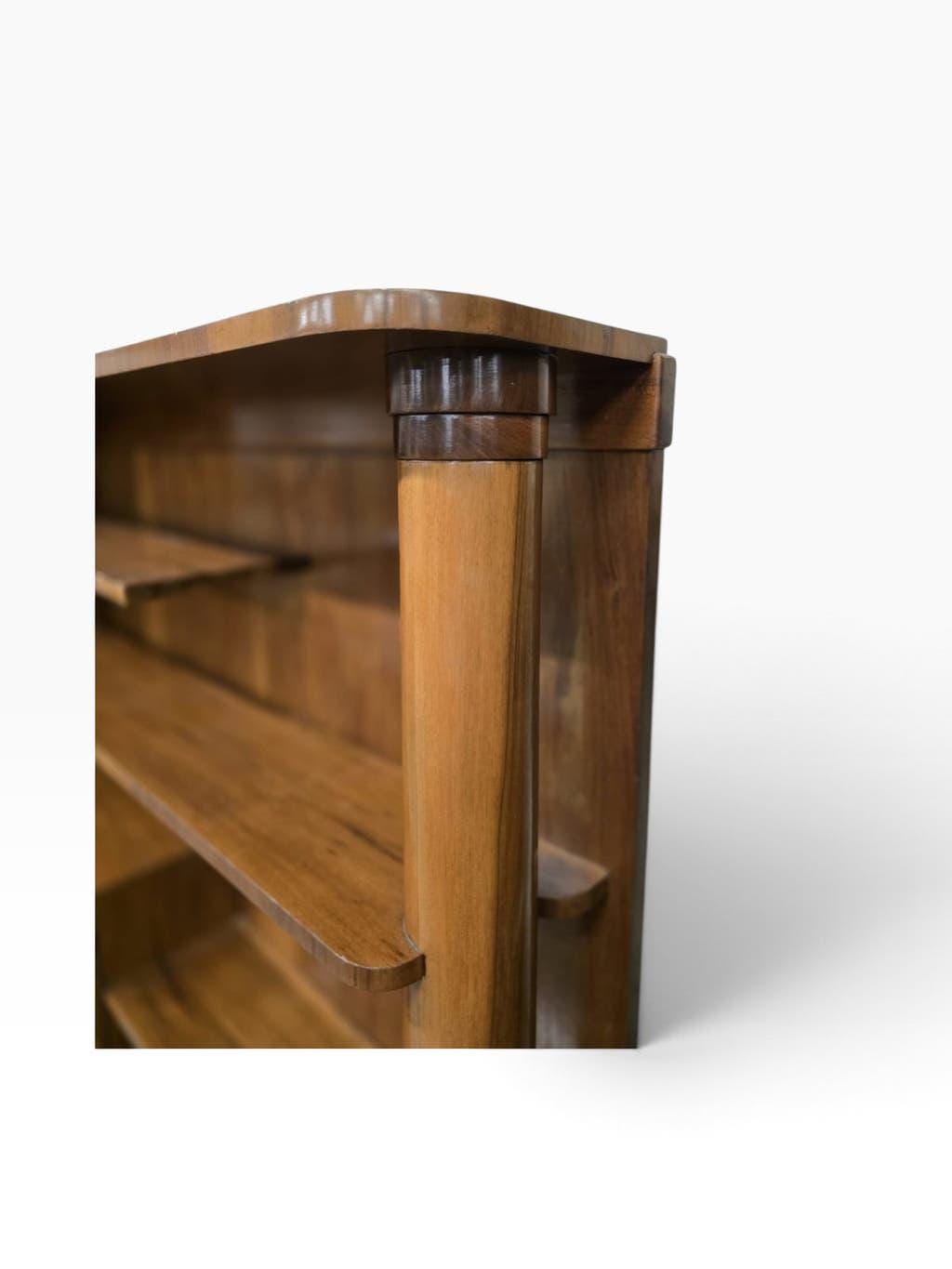 Armoire étagère art déco vintage courbée en bois
