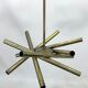 Mid-Century Modern 12 lumières Lustre en laiton par Stilnovo. Italie des années 1960