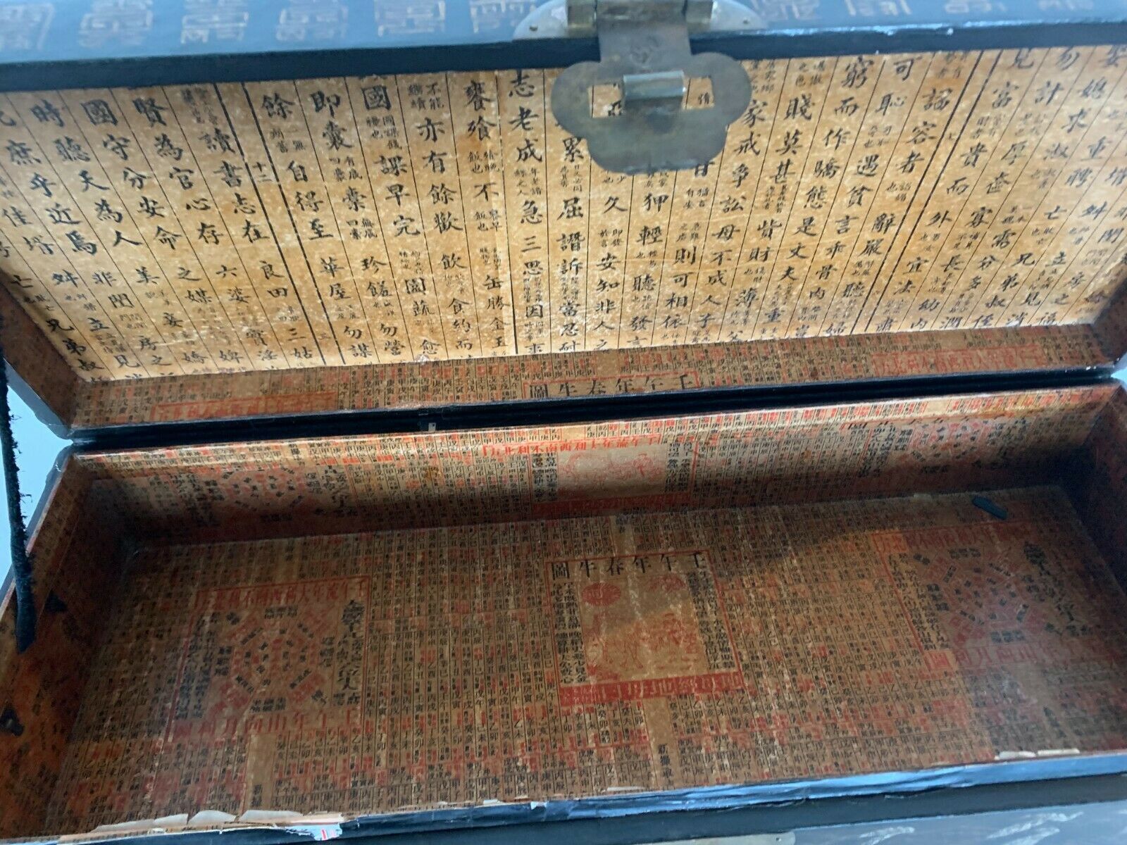 Painted wooden box box has 20th