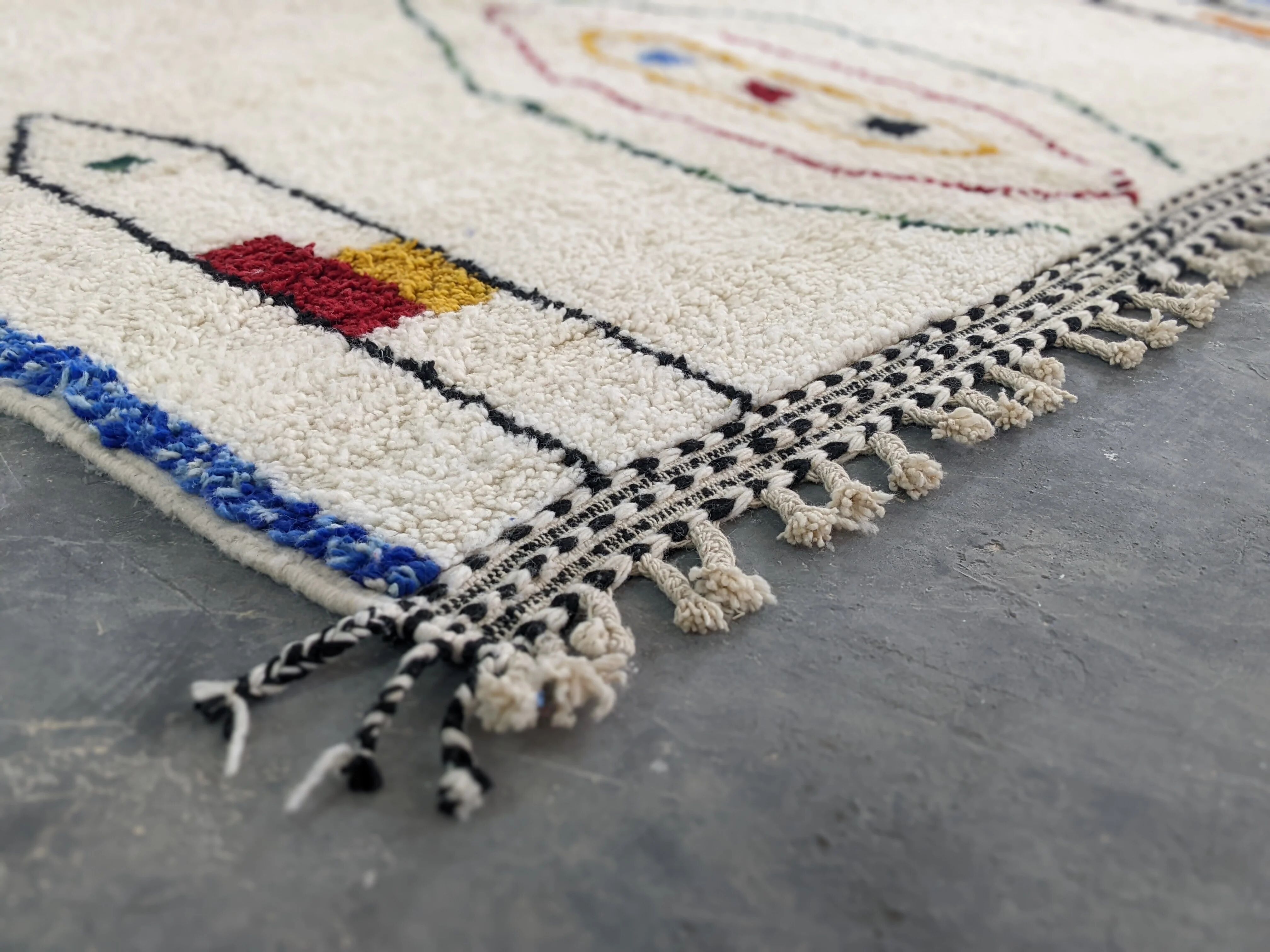 Large Azilal rug, 305 x 200 cm