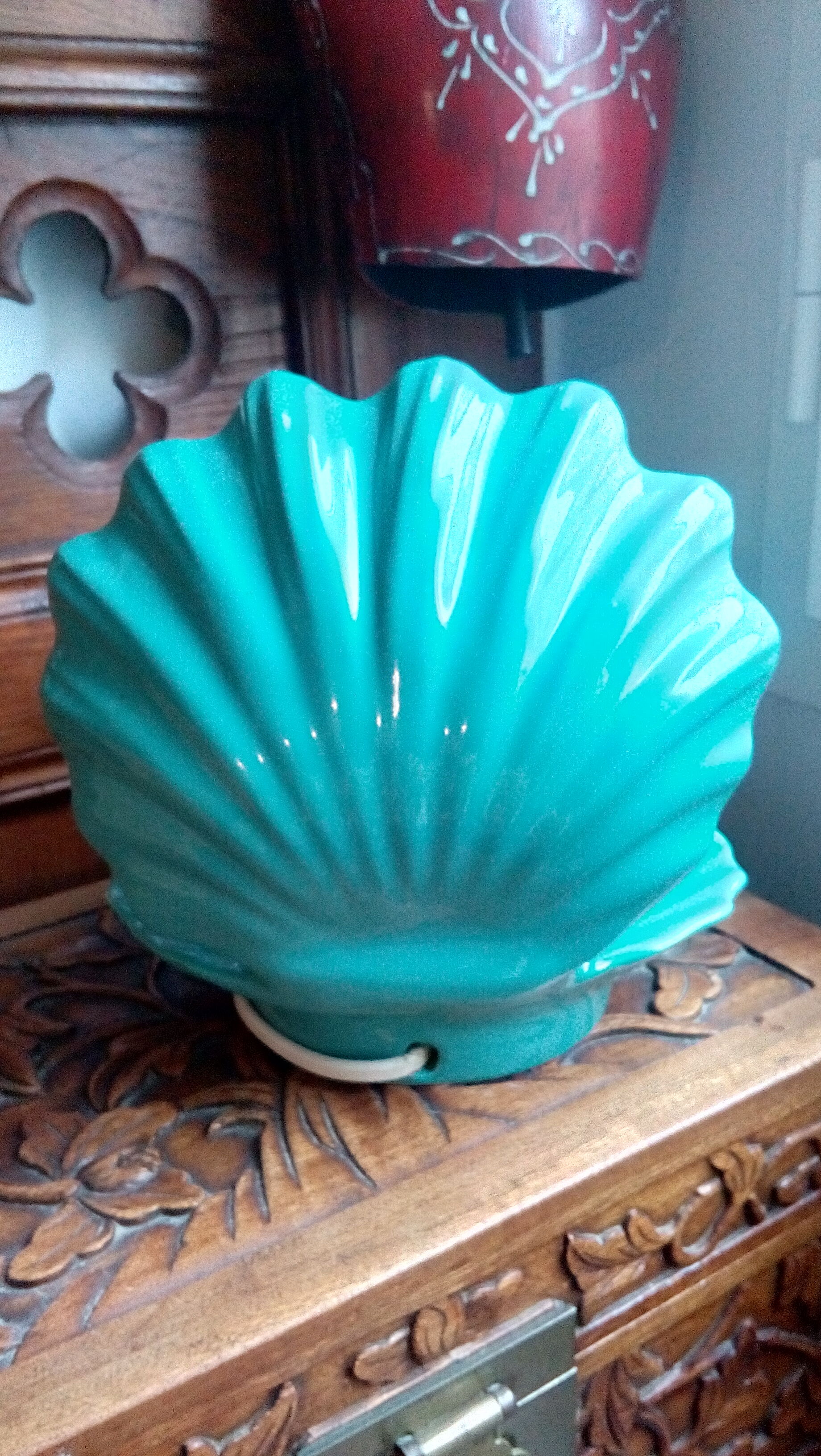 Turquoise blue scallop lamp