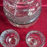 Carafe et 2 Gobelets en Cristal taillé et givré liserés noirs