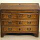 Commode scriban Piémontaise galbée en marqueterie