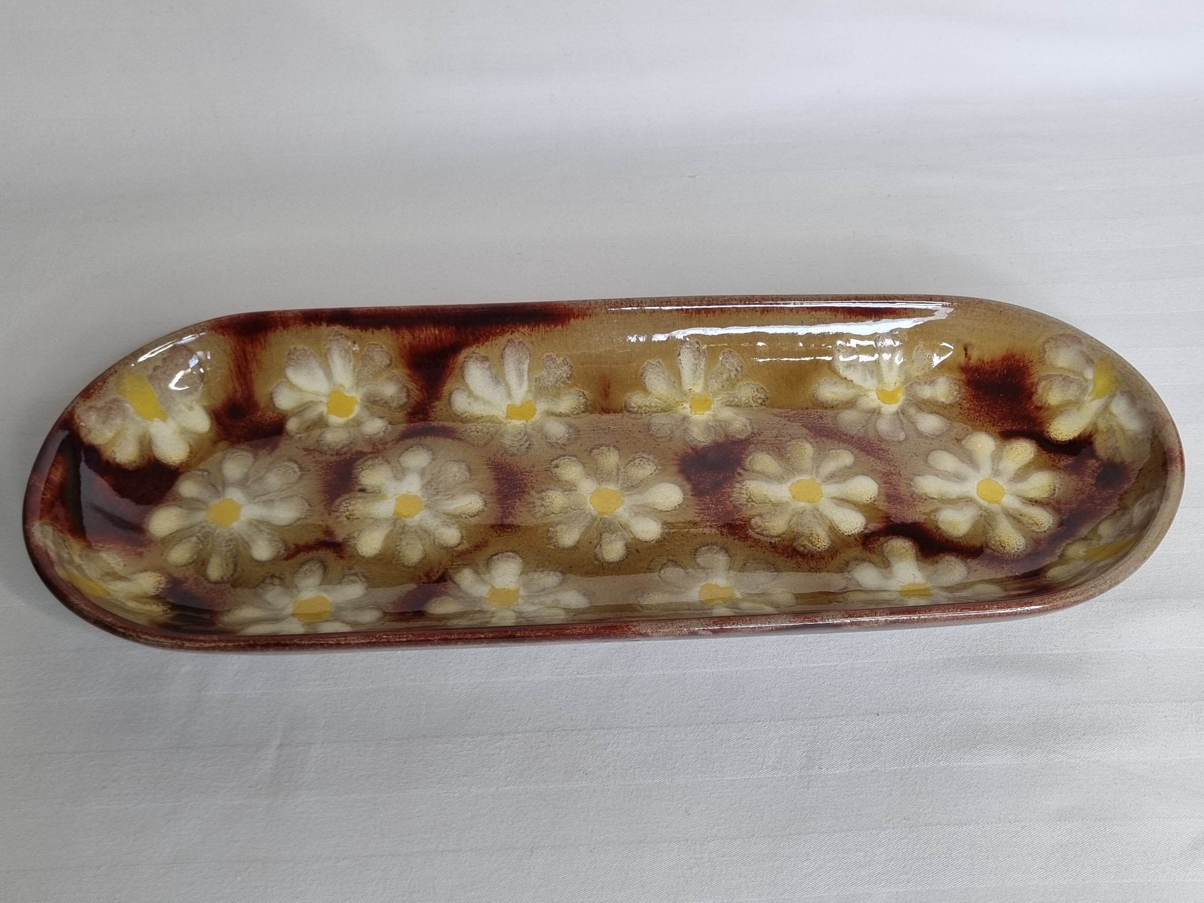 Enamelled terracotta dish decorated with vintage flowers, 40 cm