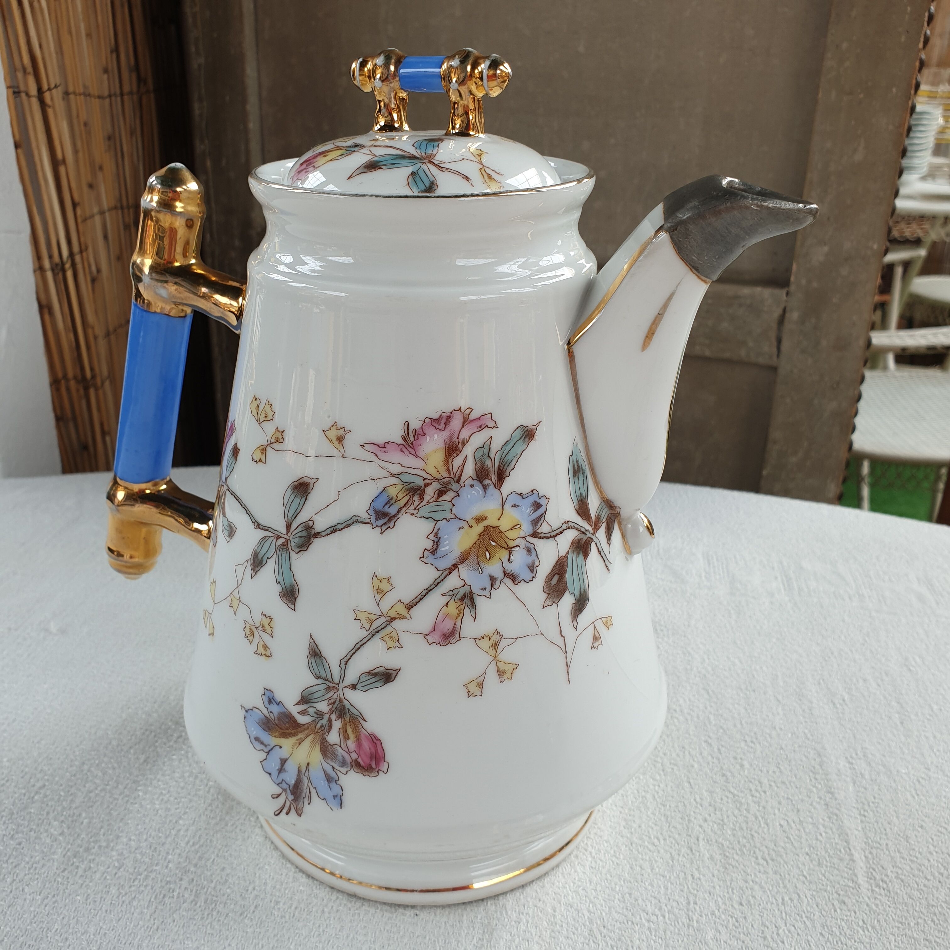 Tea service or porcelain coffee early 20th century.