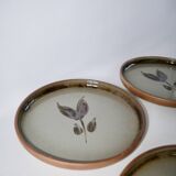 Set of 6 flat plates in enameled stoneware with flower pattern, handcrafted 1970