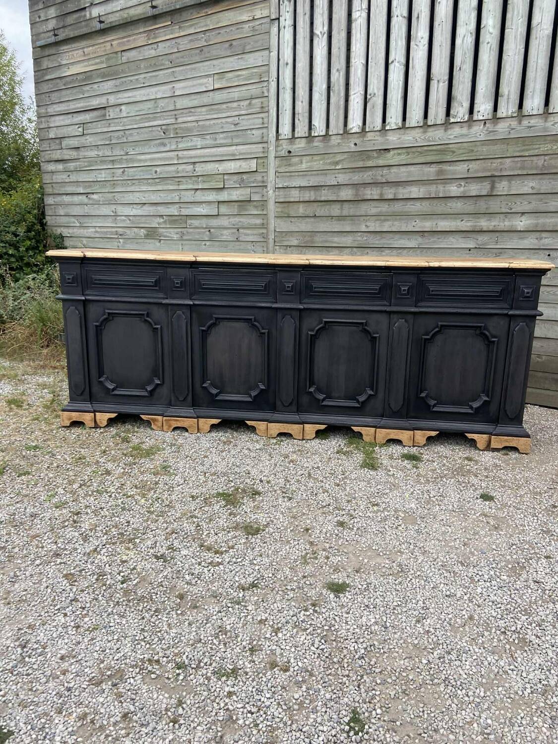 Grand bar en bois