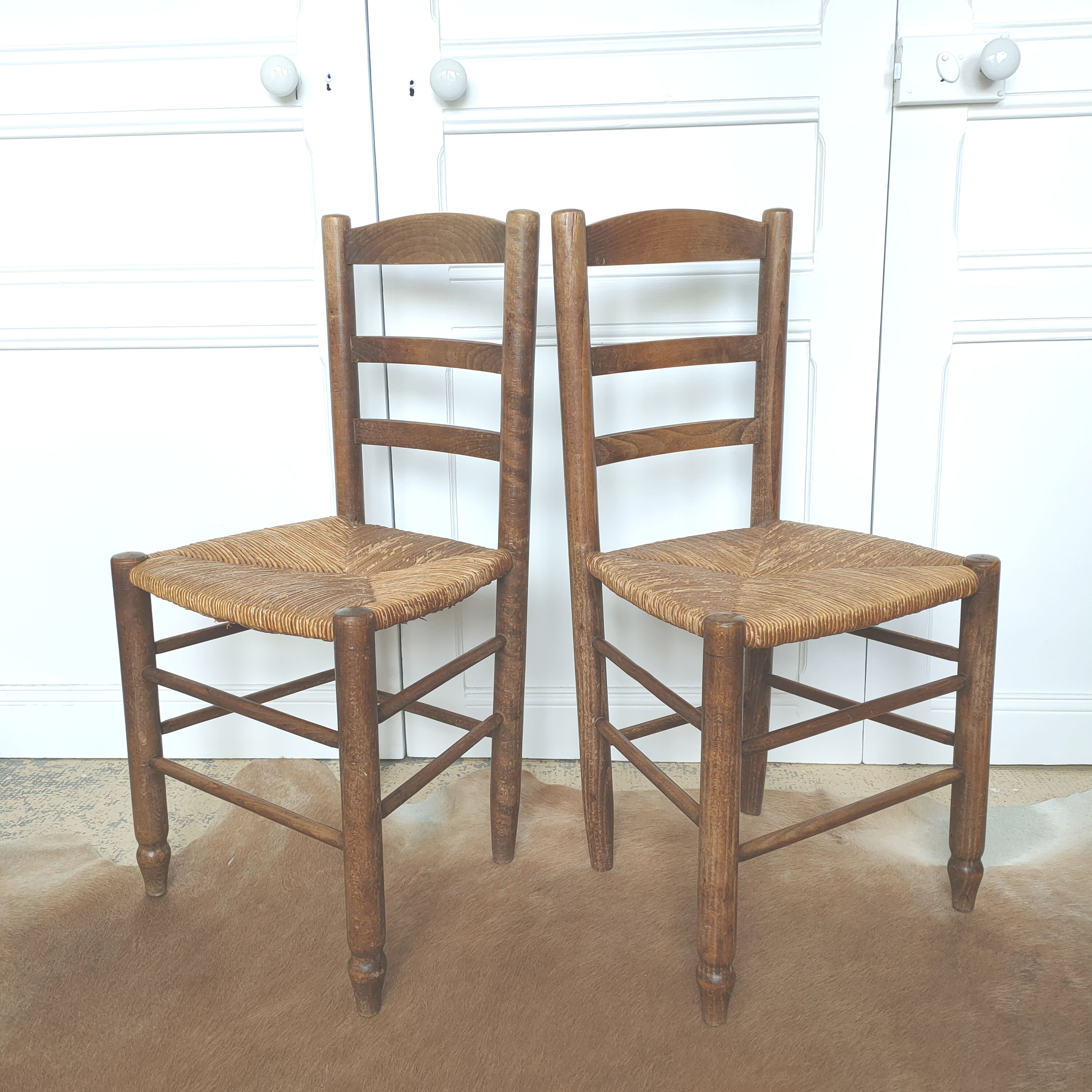 Set of four mulched vintage chairs