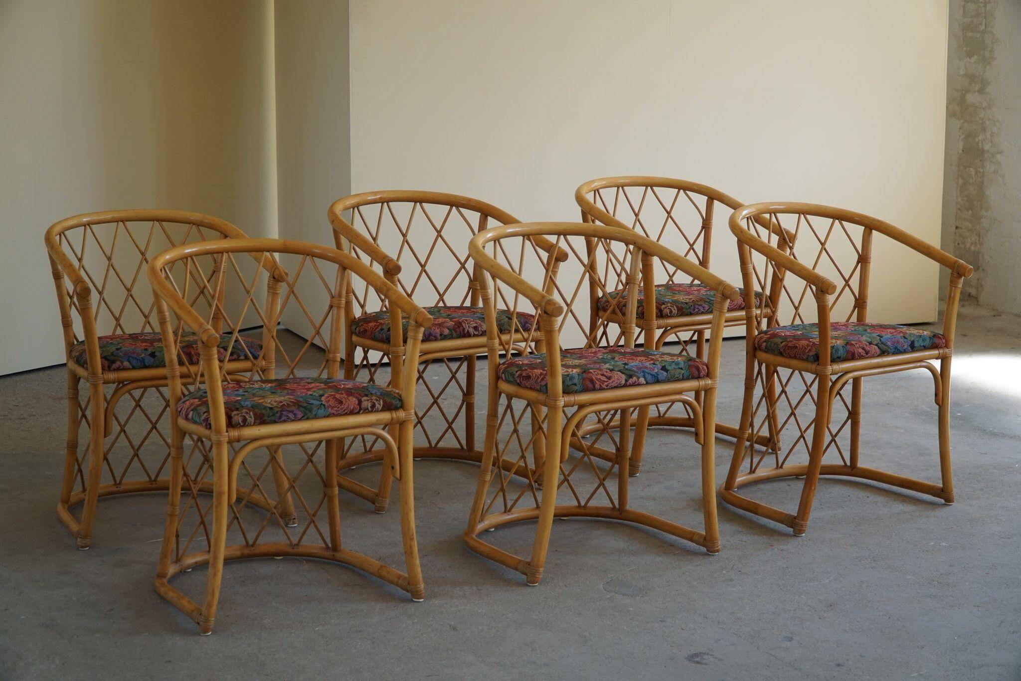 Set of 6 sculptural vintage bamboo dining chairs, modern Danish design, made in the 1960s.